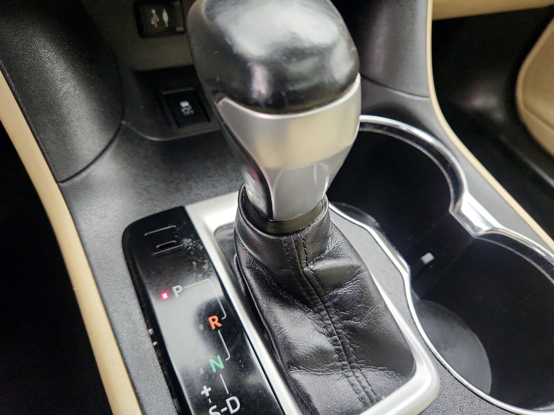 Thumbnail: 2016 Toyota Highlander - 18