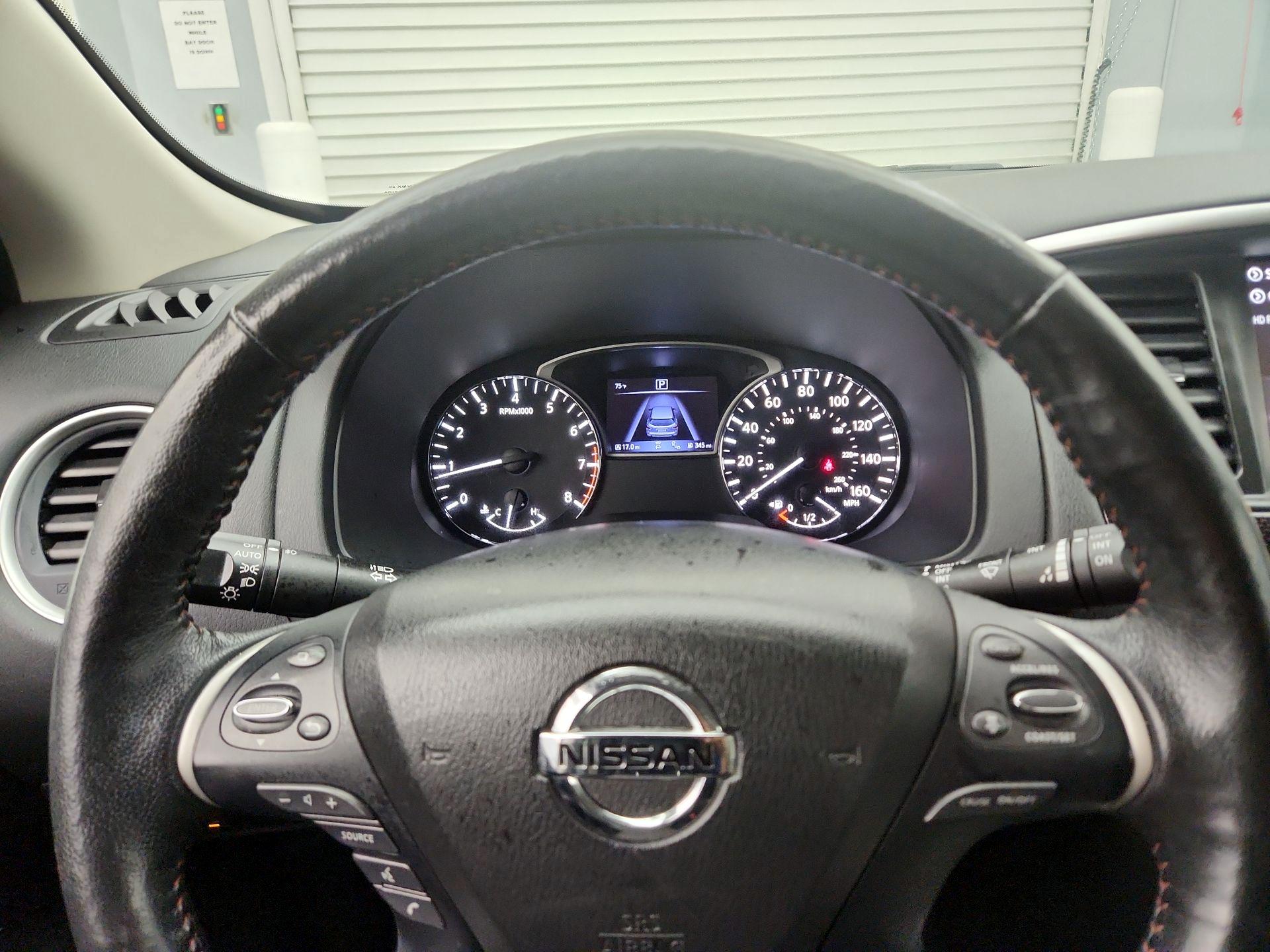 Thumbnail: 2019 Nissan Pathfinder - 10