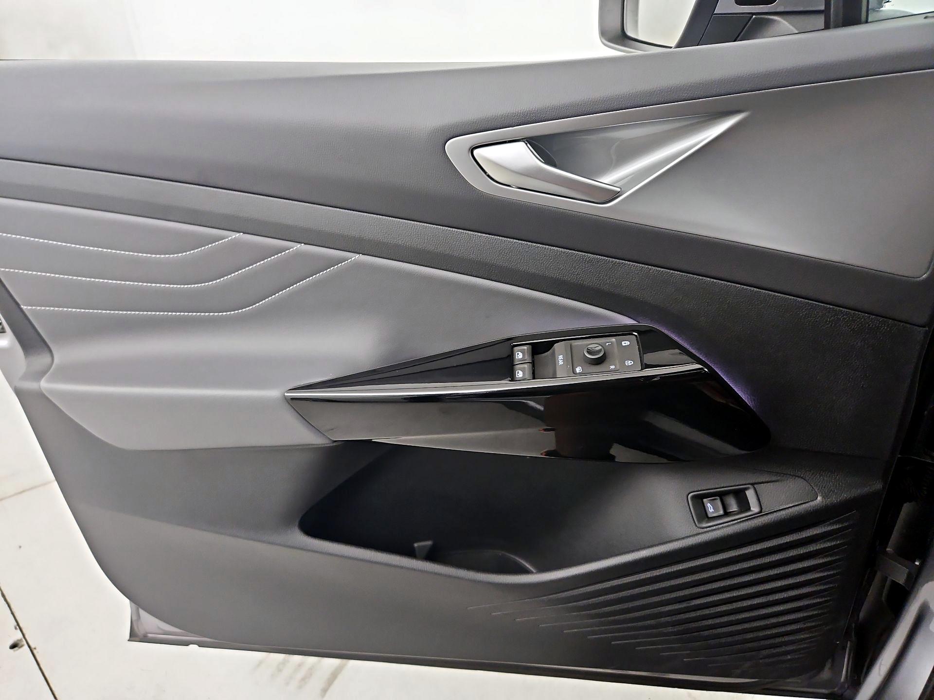 Thumbnail: 2023 Volkswagen ID.4 - 12