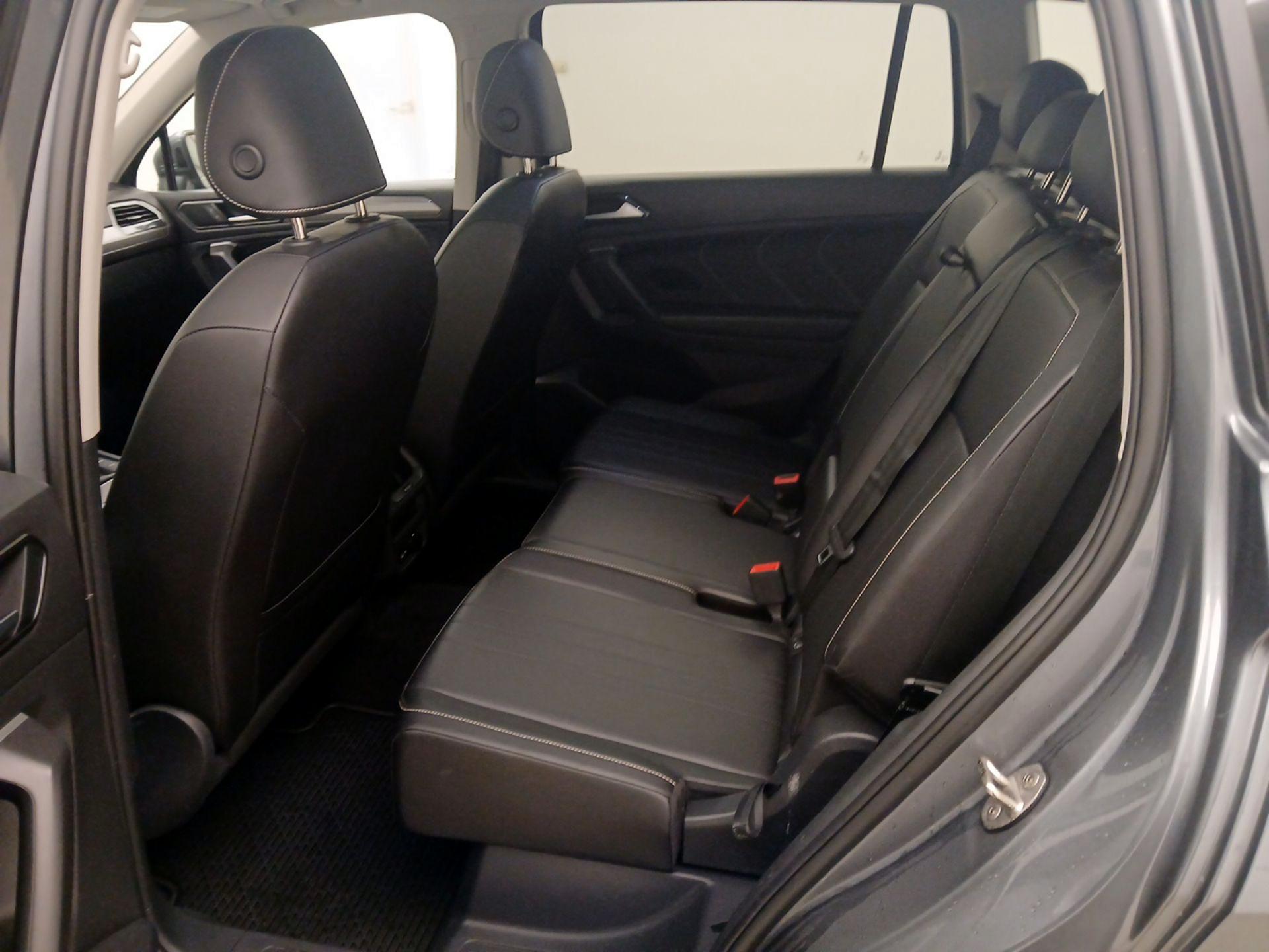 Thumbnail: 2023 Volkswagen Tiguan - 20