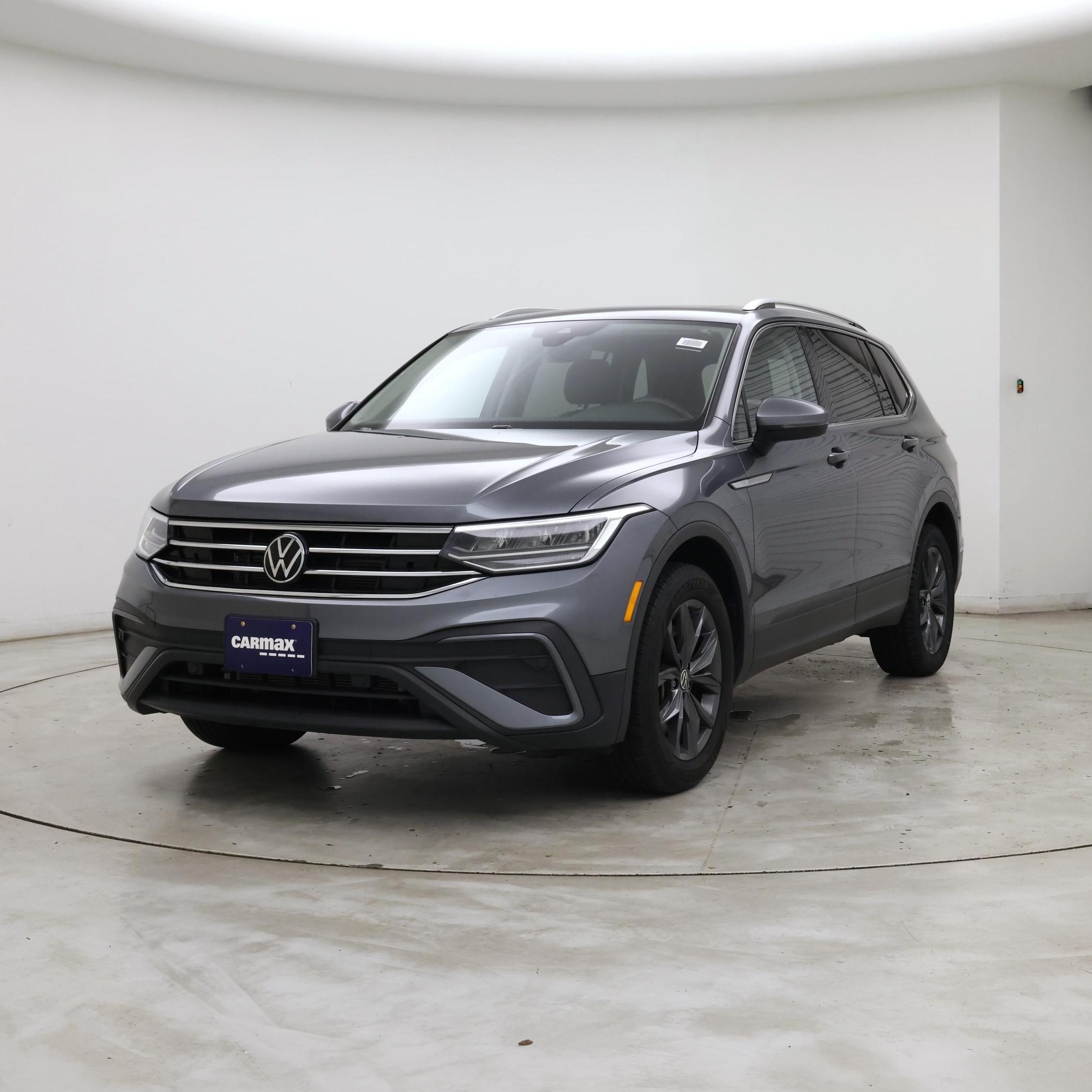 Thumbnail: 2023 Volkswagen Tiguan - 4