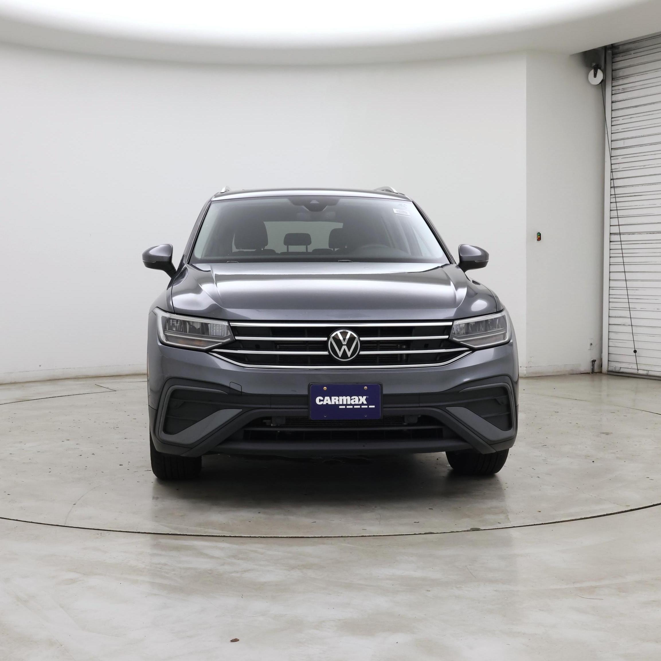 Thumbnail: 2023 Volkswagen Tiguan - 5
