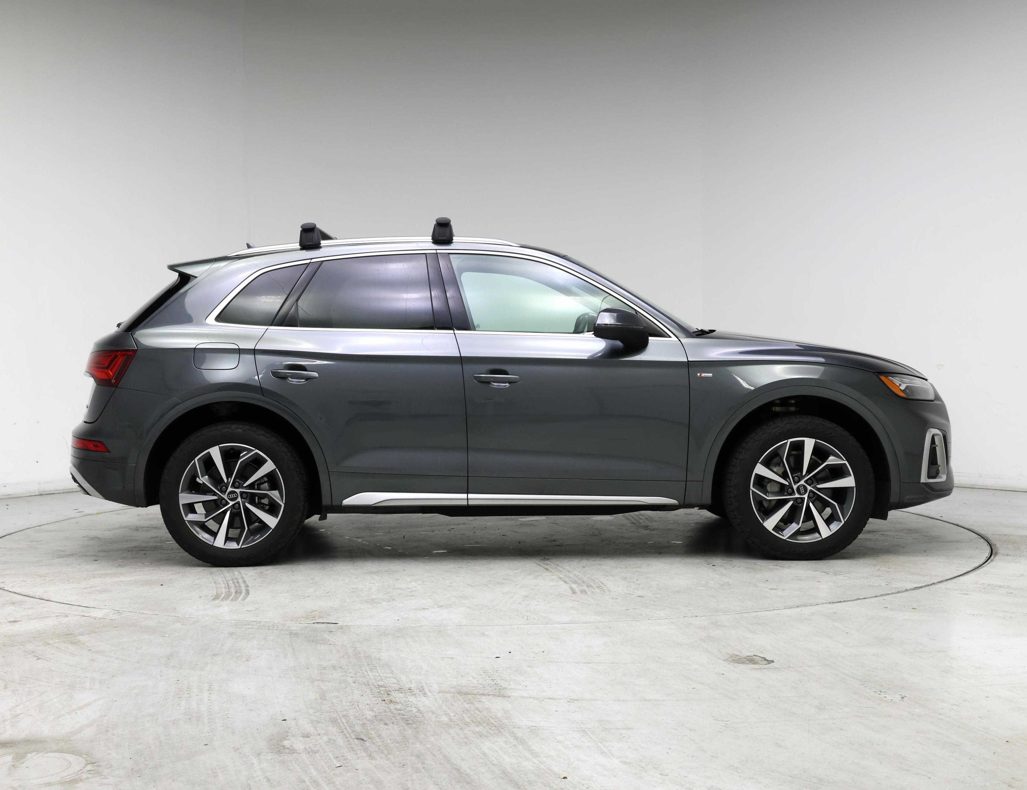 Thumbnail: 2023 Audi Q5 - 7