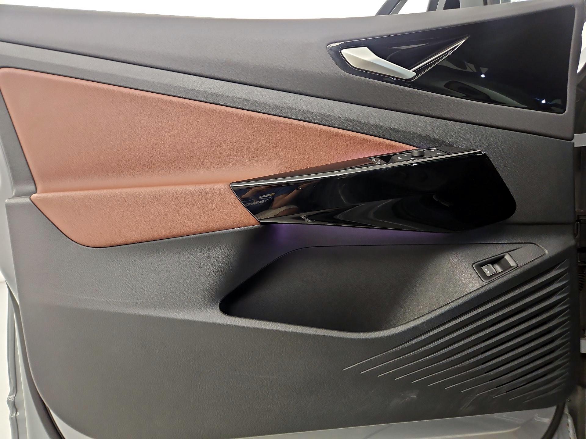 Thumbnail: 2022 Volkswagen ID.4 - 10