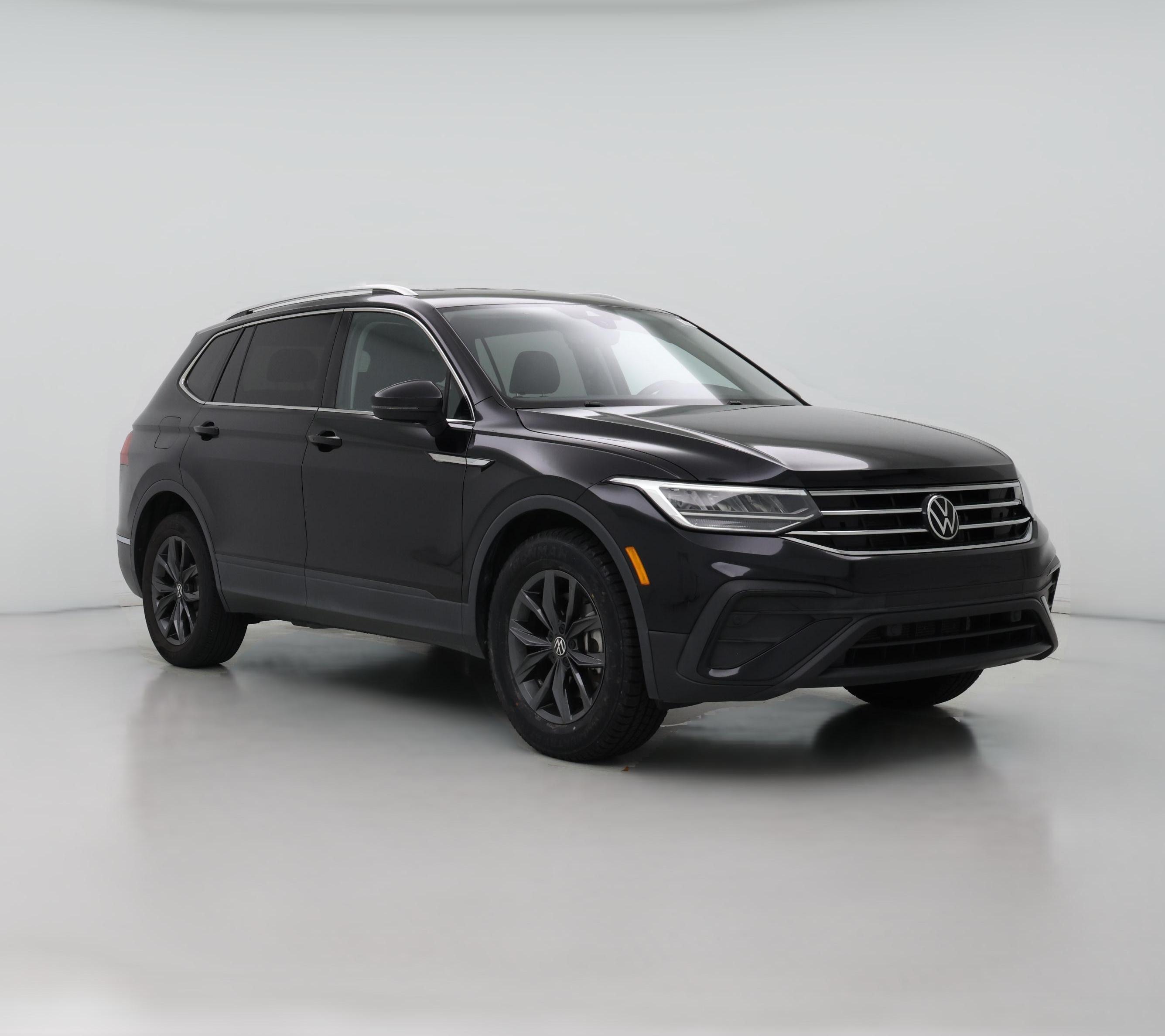 Thumbnail: 2023 Volkswagen Tiguan - 1