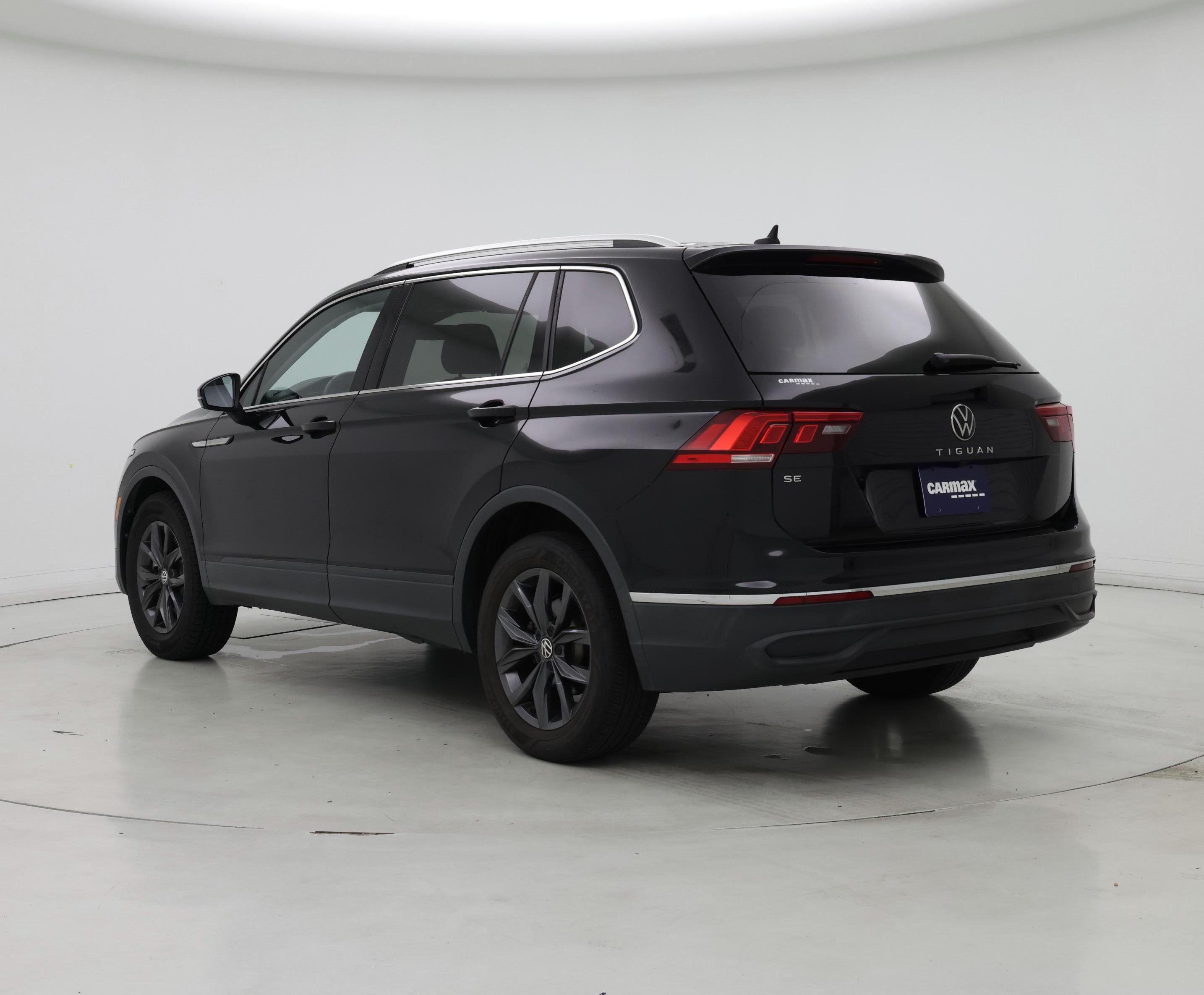 Thumbnail: 2023 Volkswagen Tiguan - 2