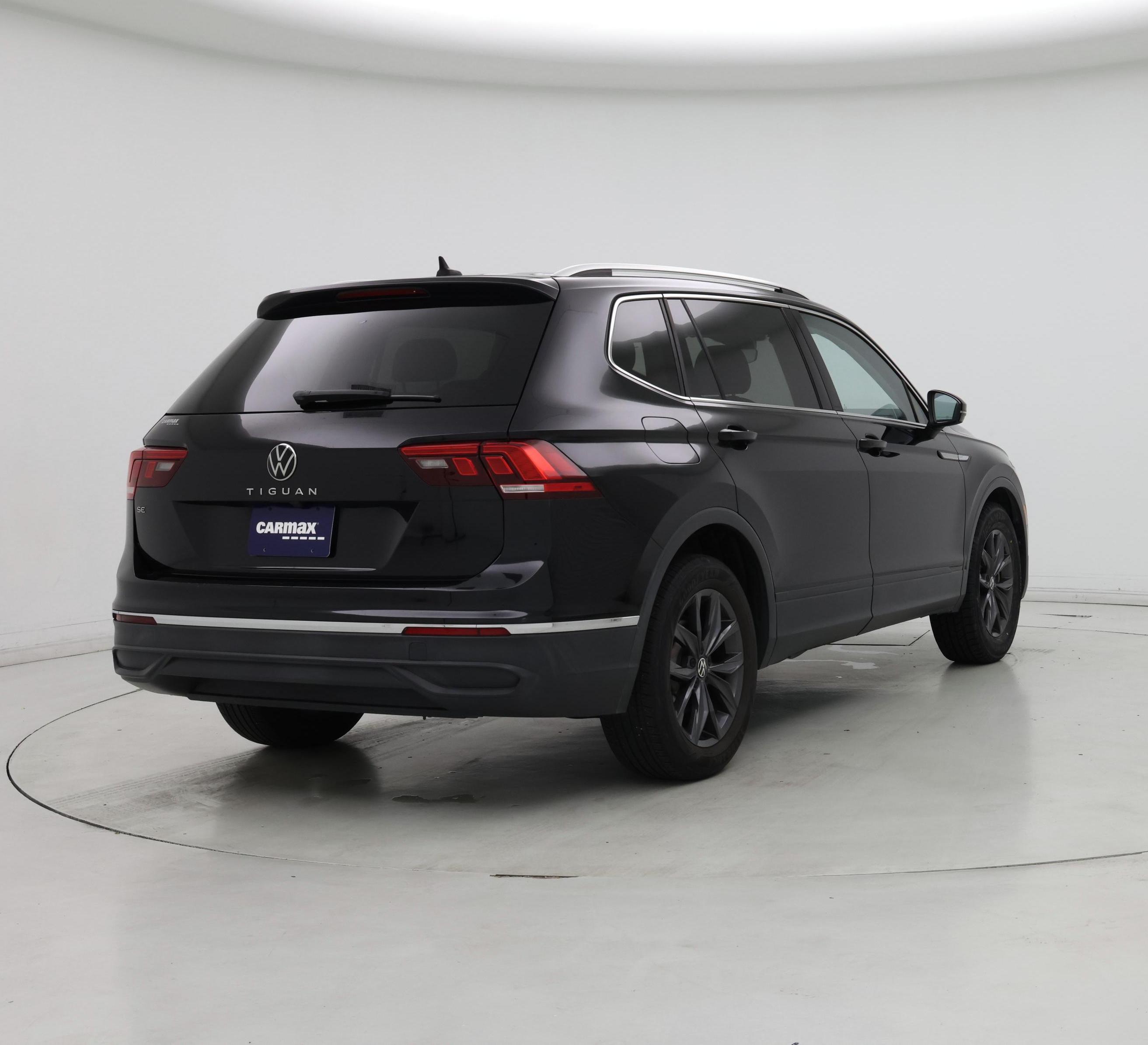 Thumbnail: 2023 Volkswagen Tiguan - 8