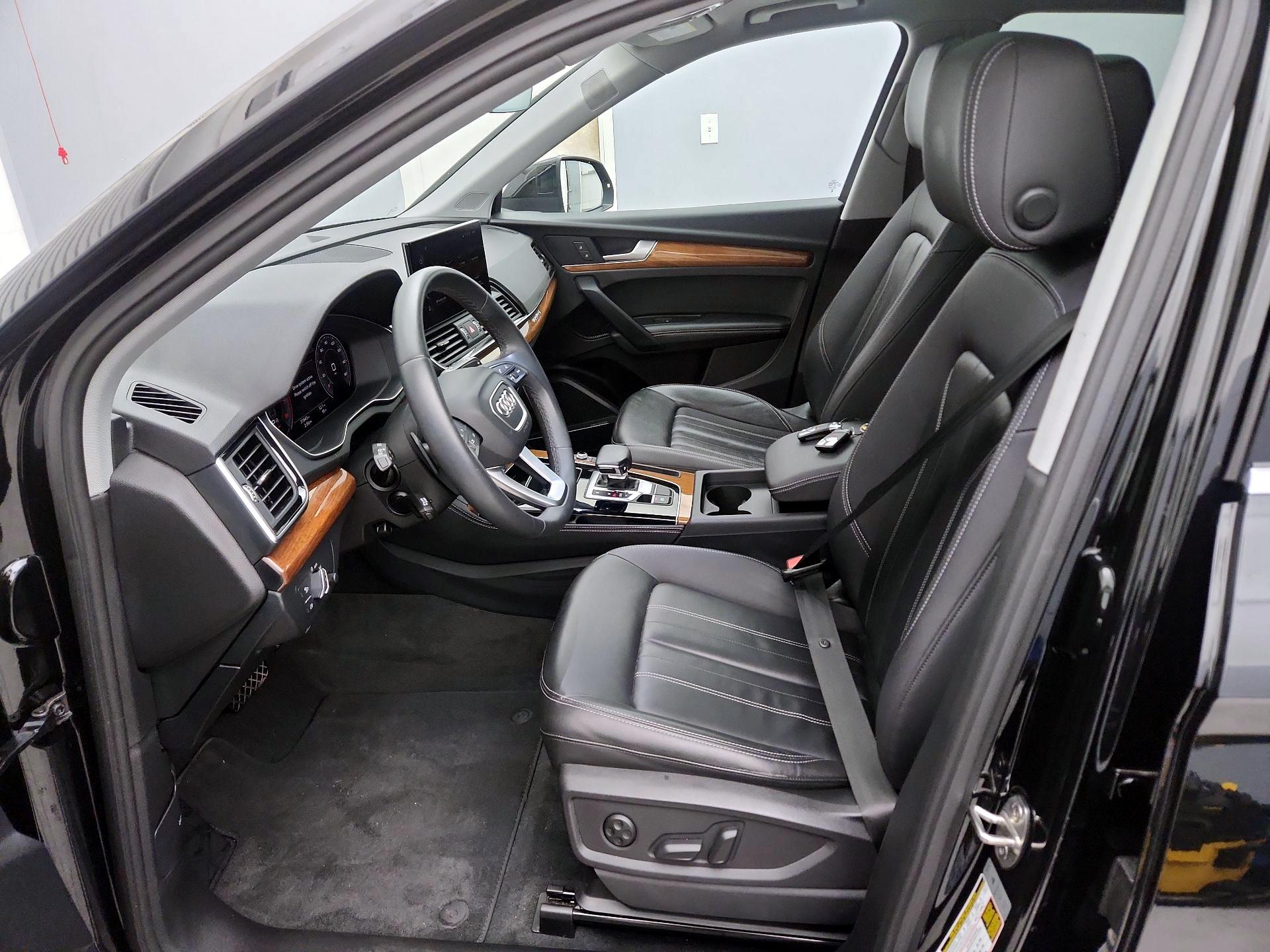 Thumbnail: 2023 Audi Q5 - 11