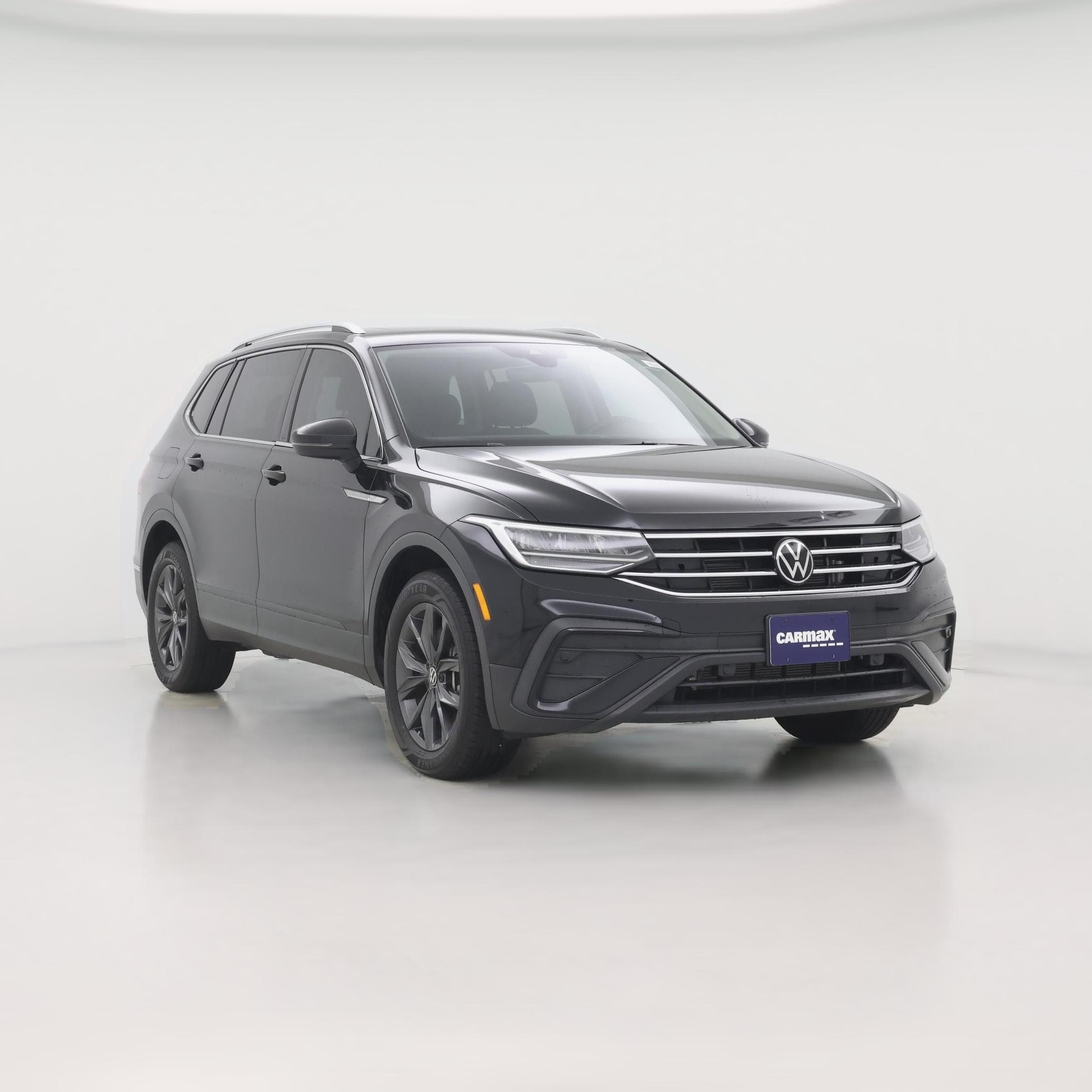 Thumbnail: 2023 Volkswagen Tiguan - 1