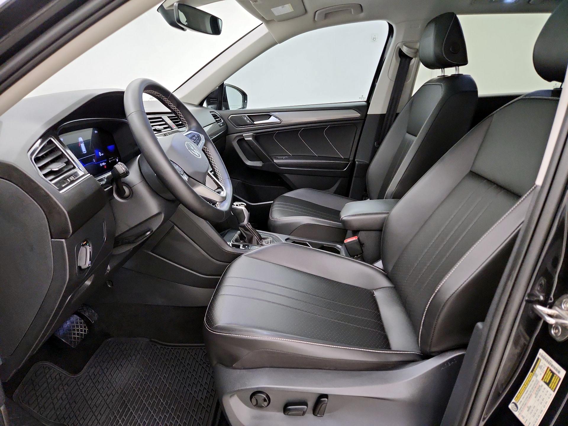 Thumbnail: 2023 Volkswagen Tiguan - 11