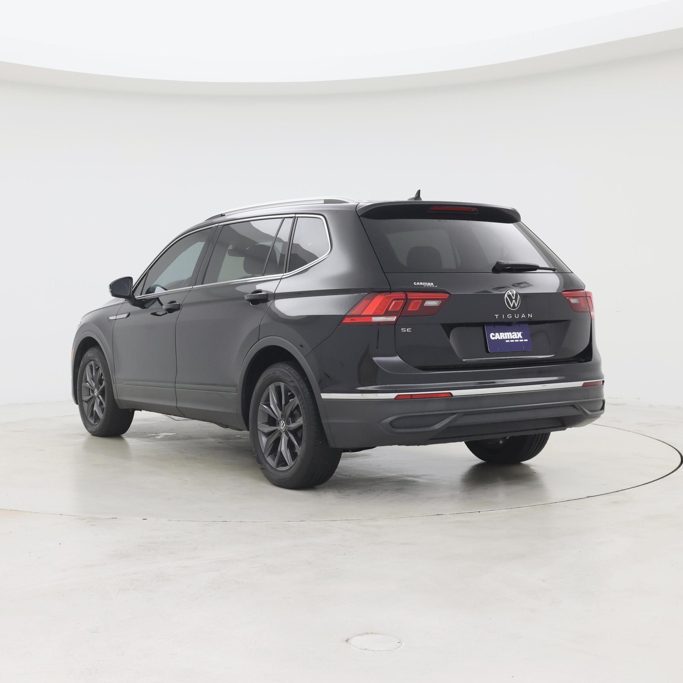 Thumbnail: 2023 Volkswagen Tiguan - 2