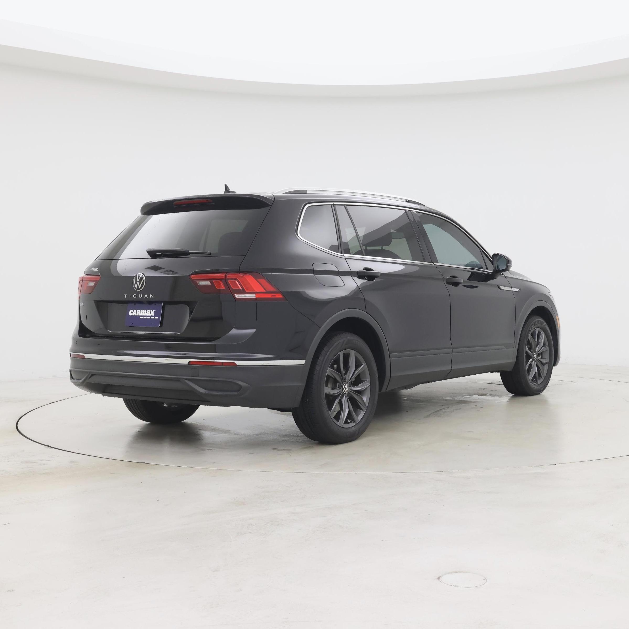 Thumbnail: 2023 Volkswagen Tiguan - 8