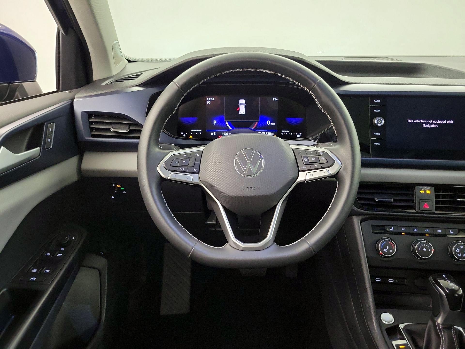 Thumbnail: 2022 Volkswagen Taos - 10