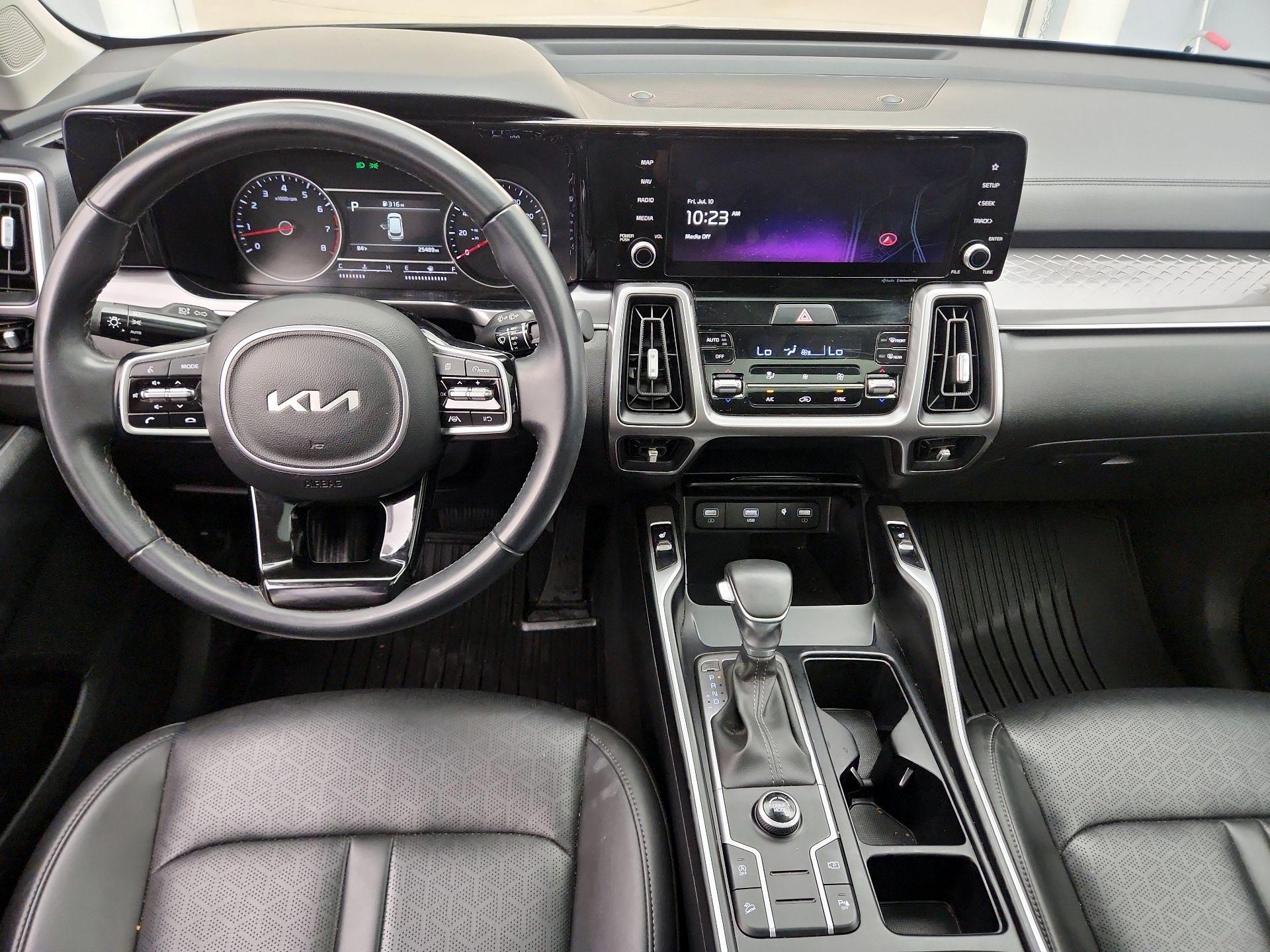 Thumbnail: 2023 Kia Sorento - 9