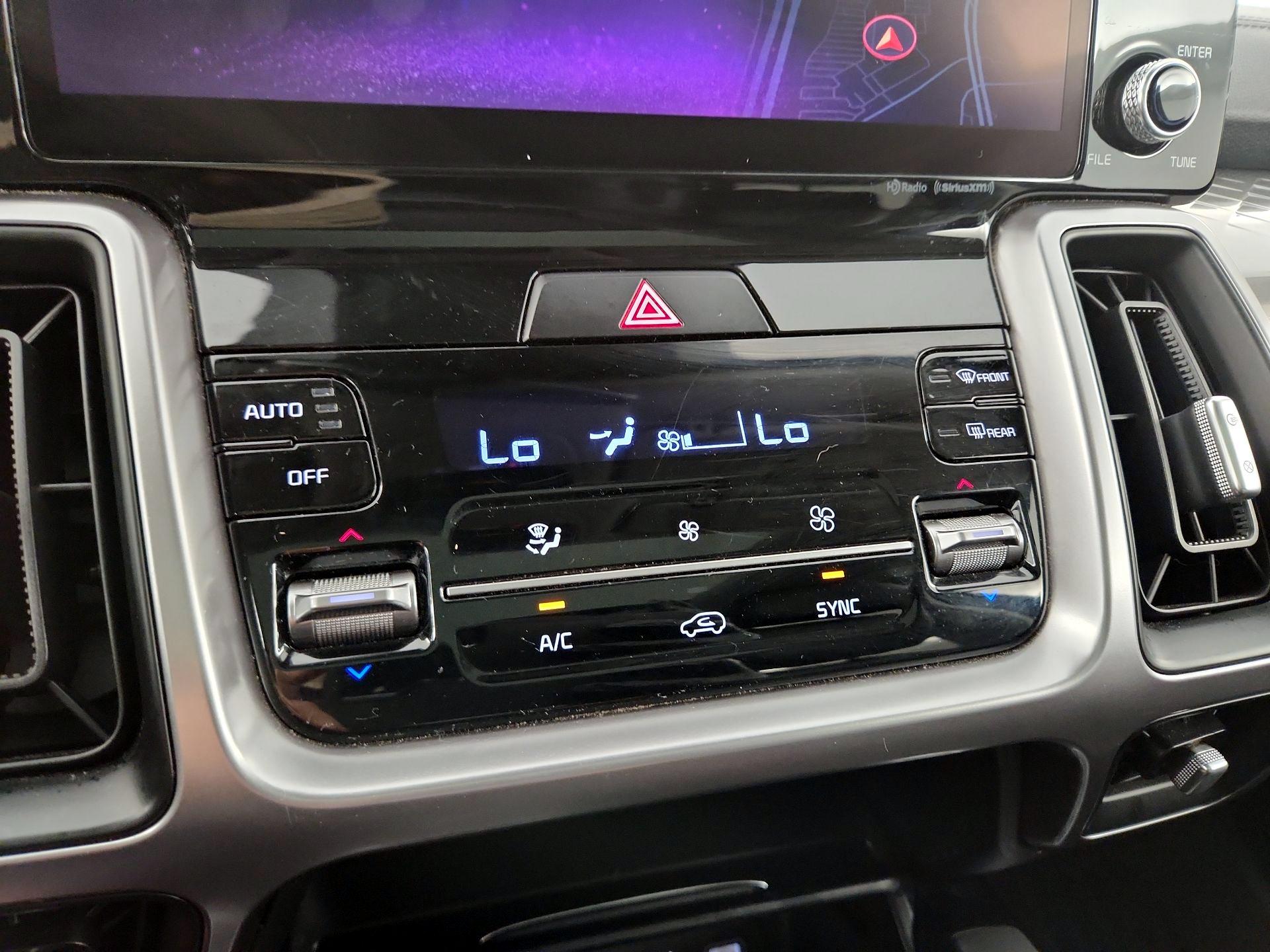 Thumbnail: 2023 Kia Sorento - 17