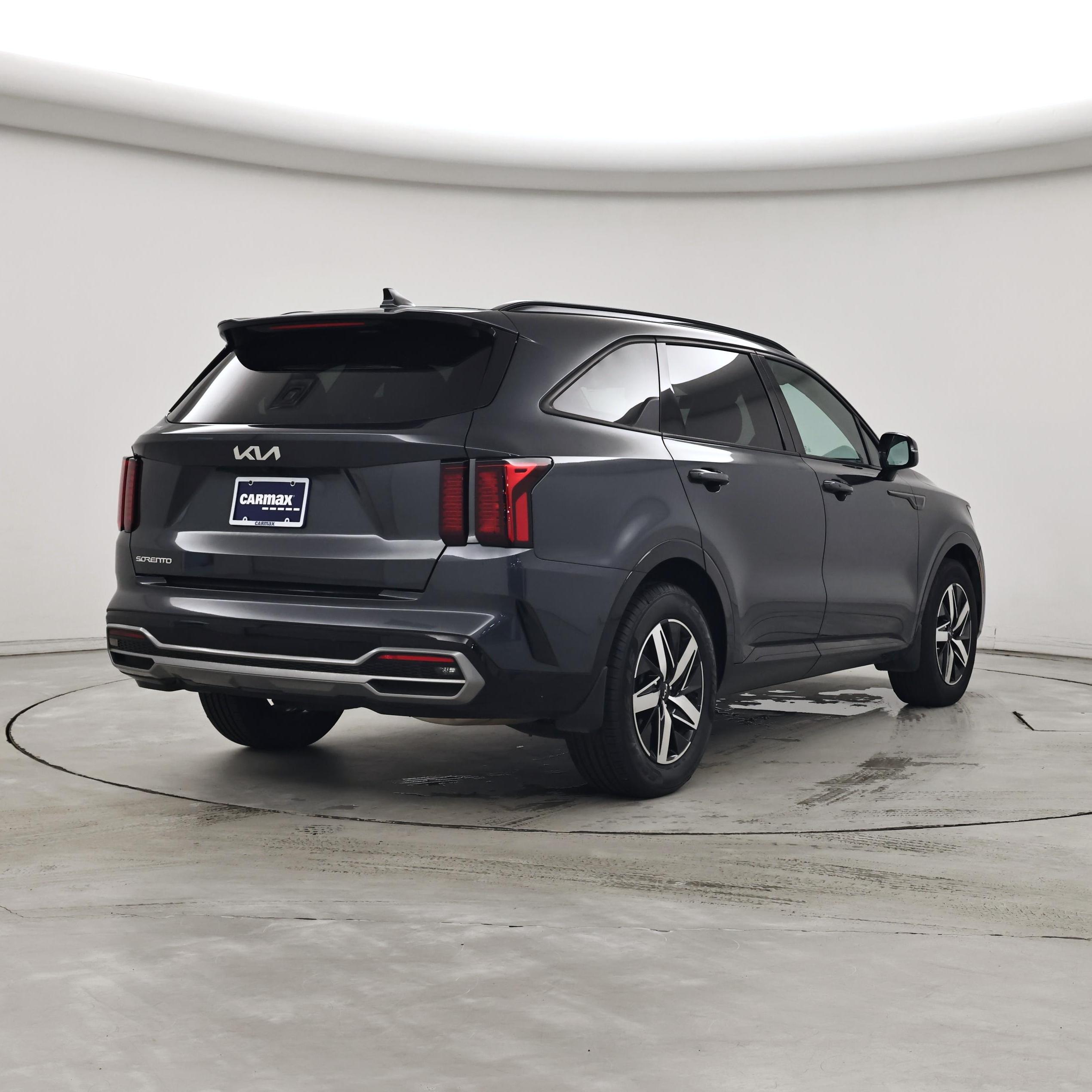 Thumbnail: 2023 Kia Sorento - 8