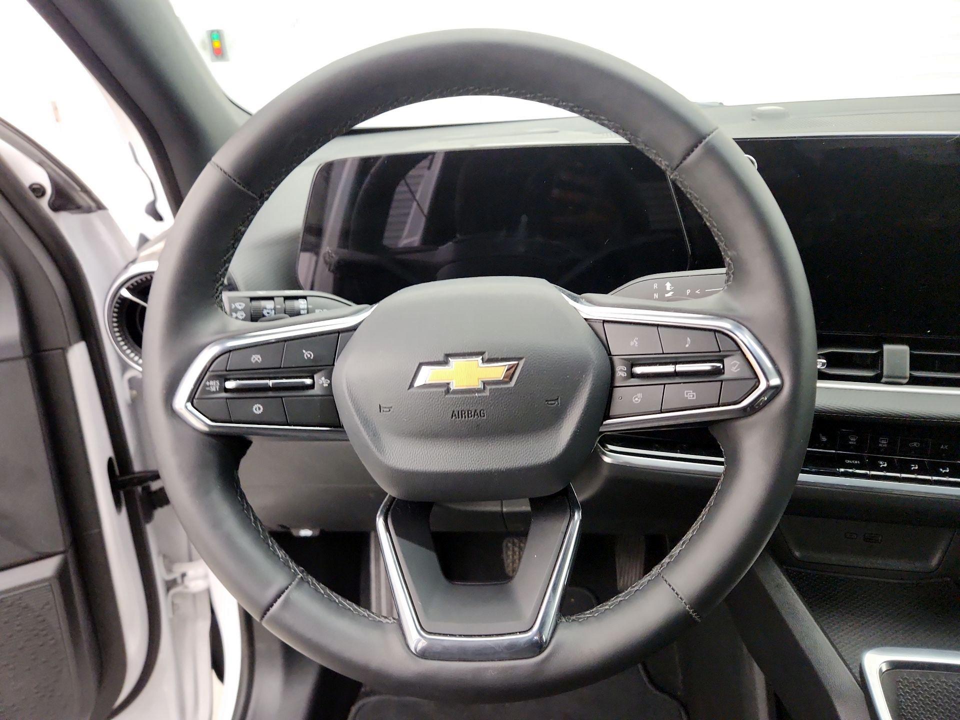 Thumbnail: 2026 Chevrolet Equinox - 10