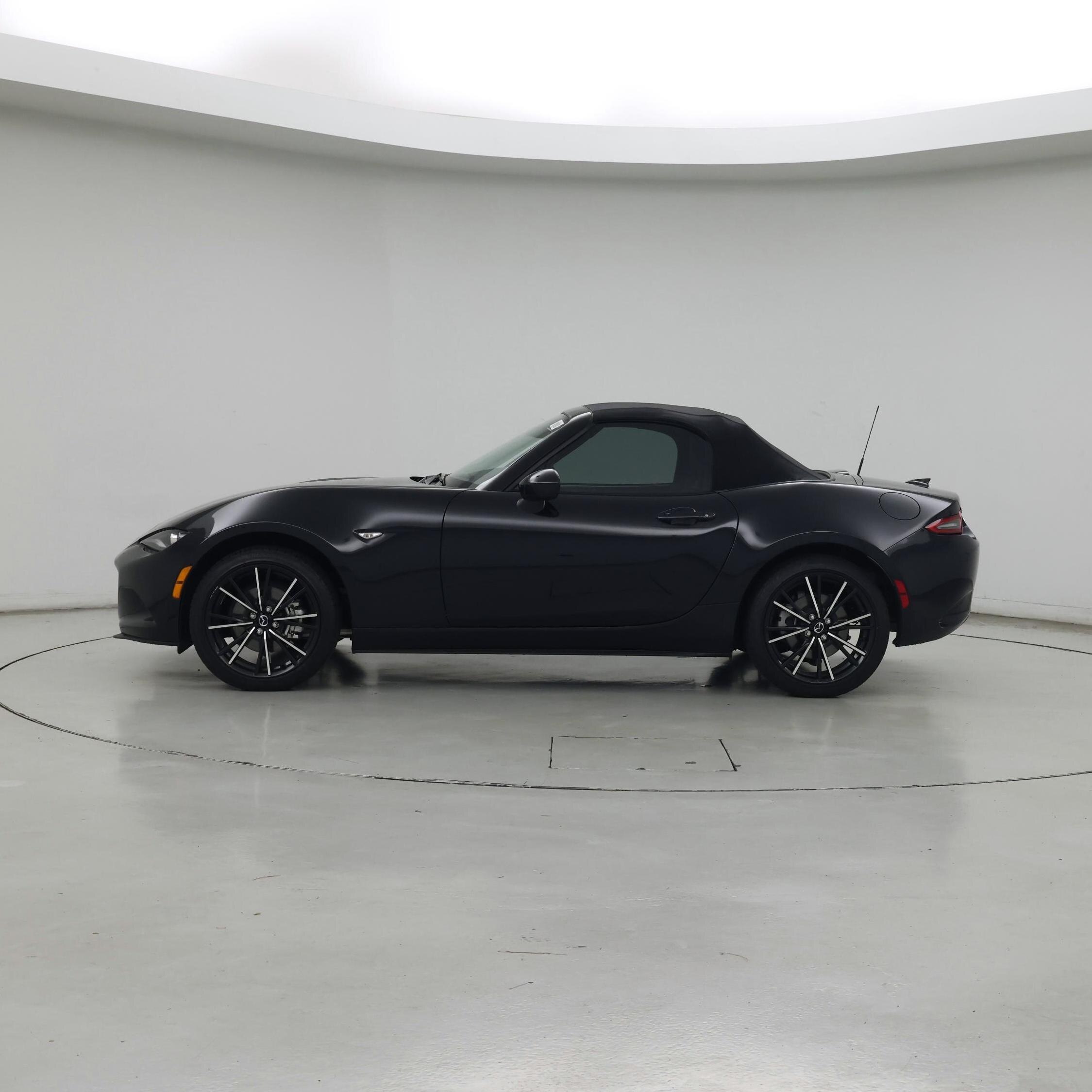 Thumbnail: 2024 Mazda MX-5 Miata - 3