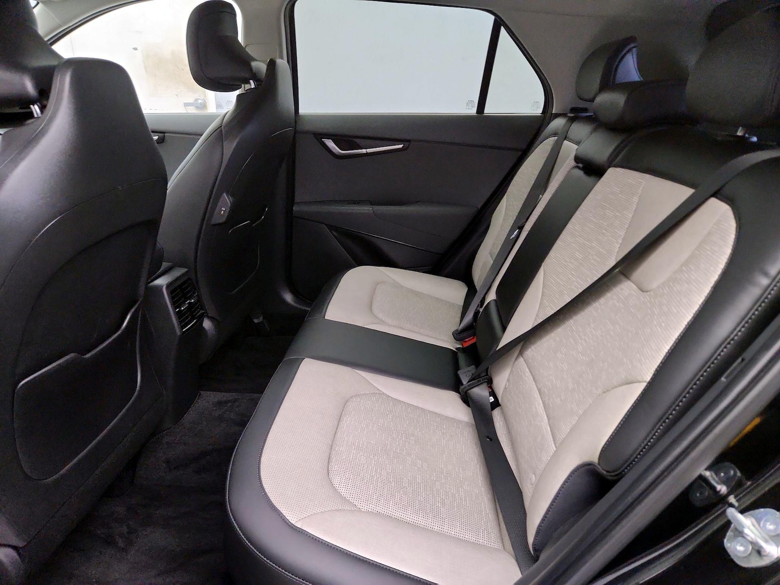 2024 Kia Niro SX Touring - Photo 22