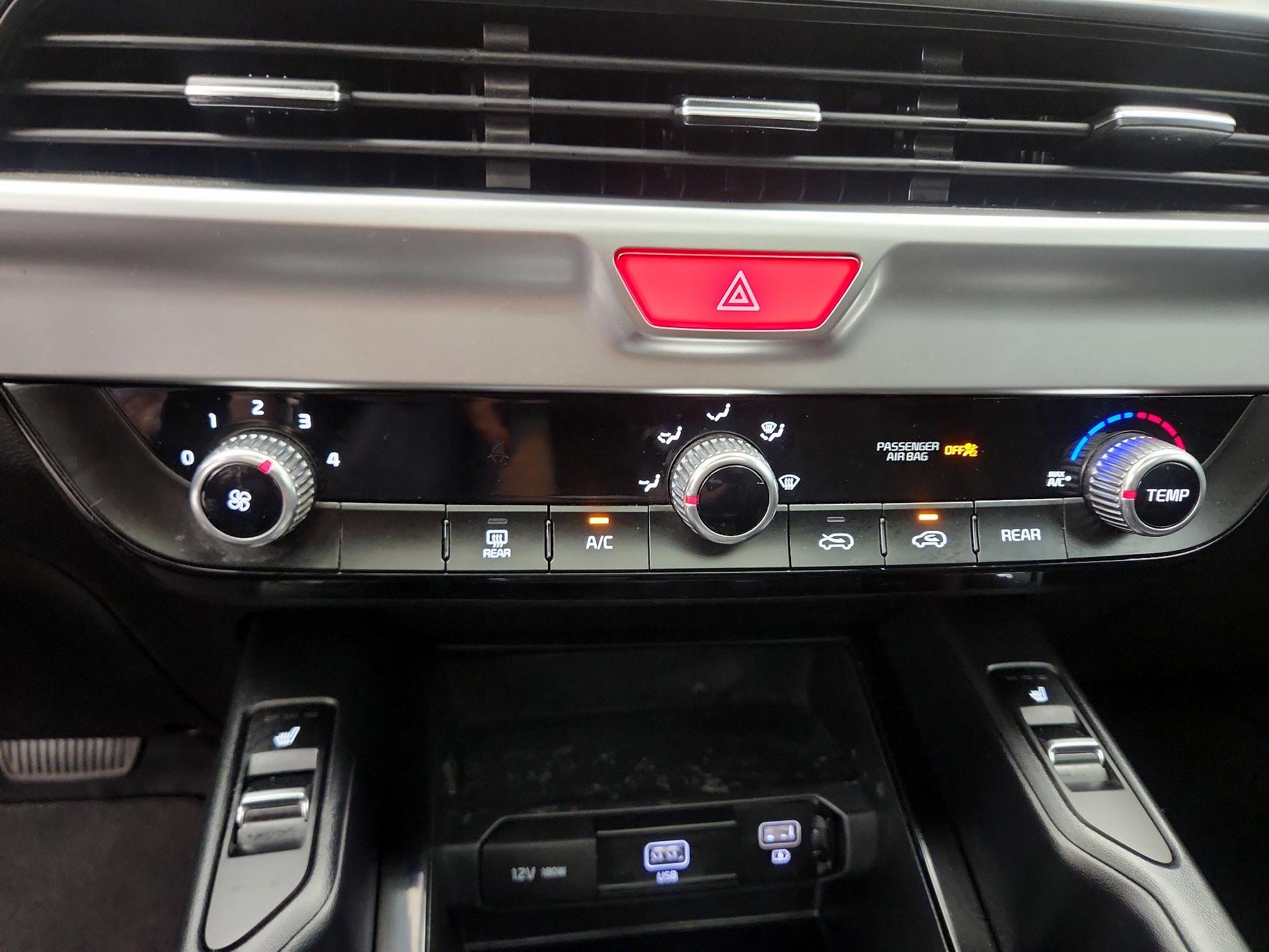 Thumbnail: 2021 Kia Telluride - 16