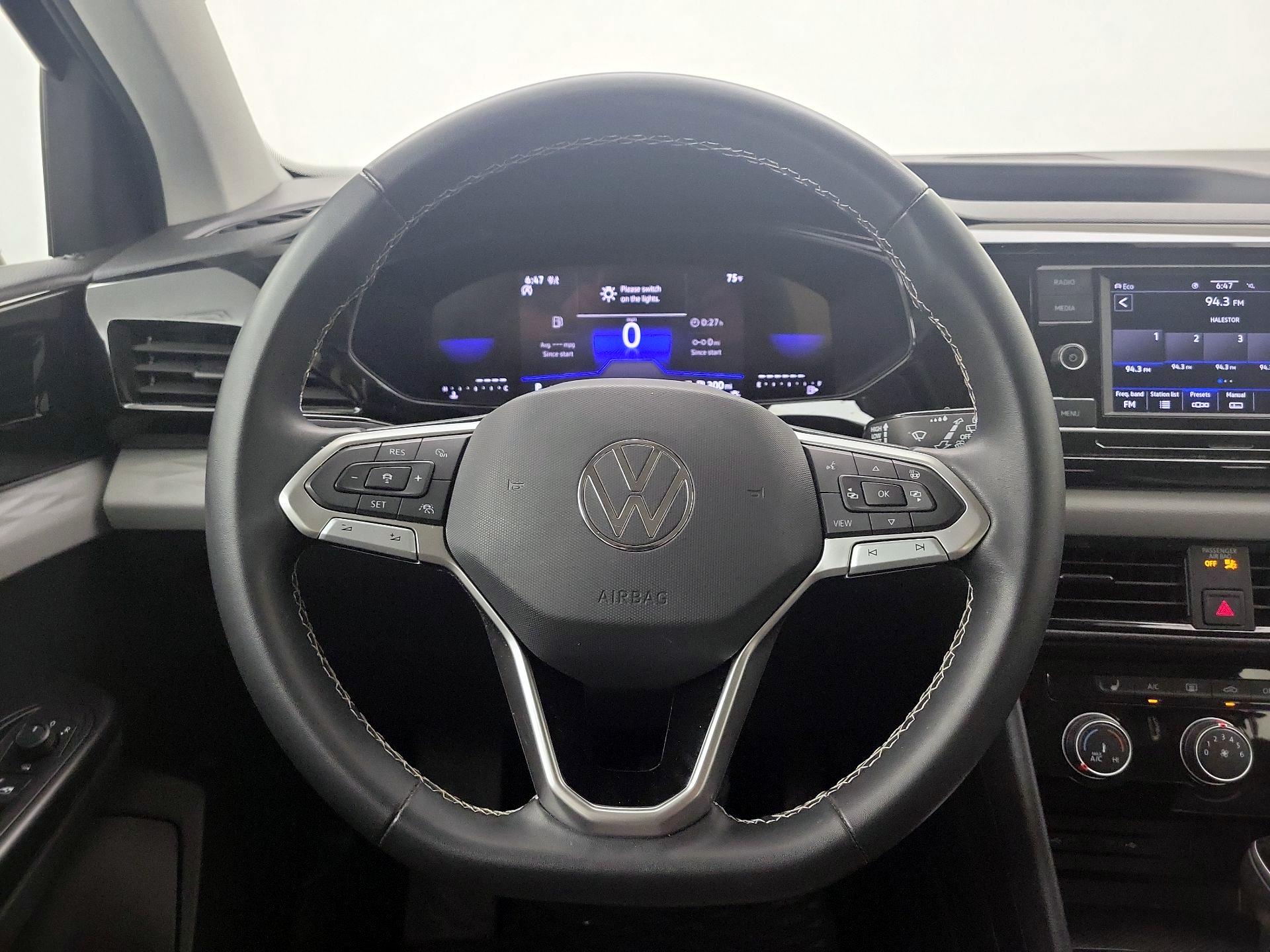 Thumbnail: 2023 Volkswagen Taos - 10
