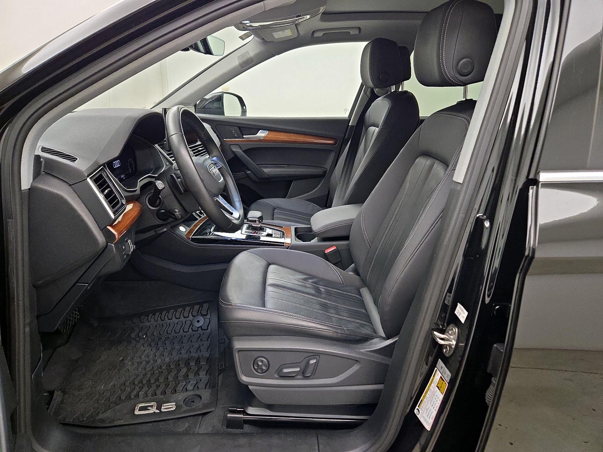 Thumbnail: 2023 Audi Q5 - 11