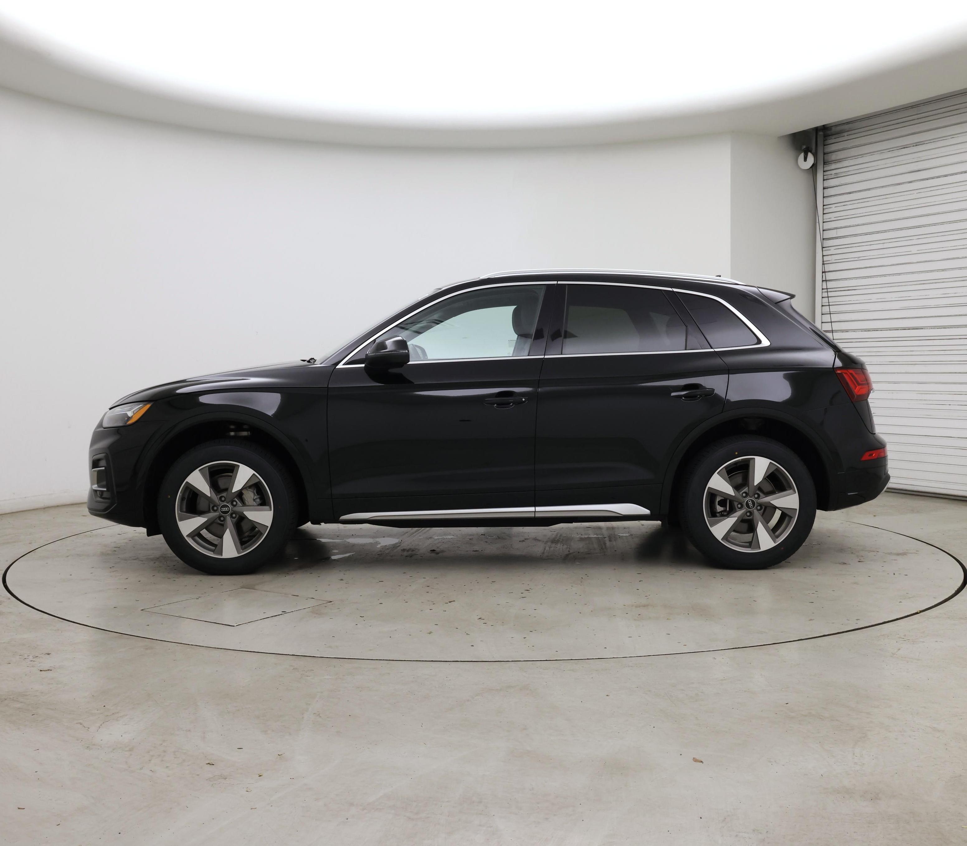 Thumbnail: 2023 Audi Q5 - 3