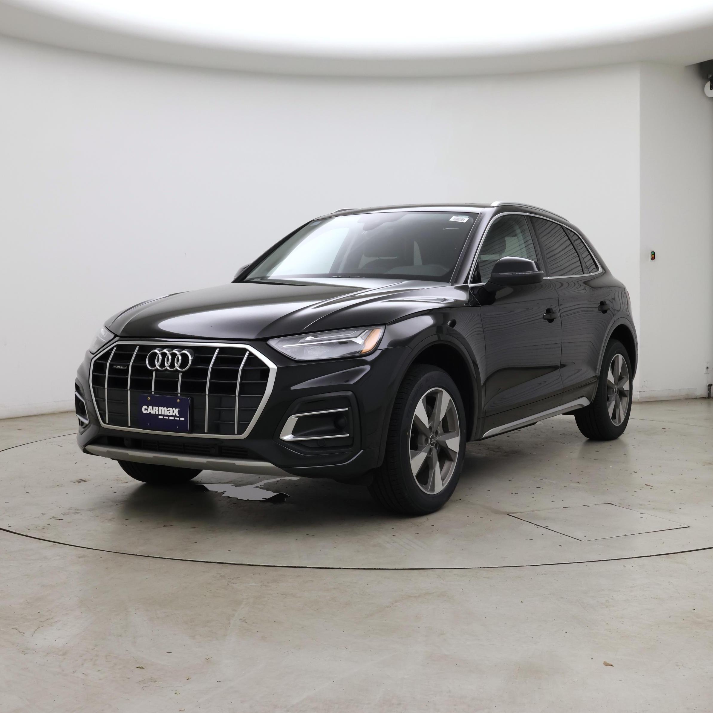 Thumbnail: 2023 Audi Q5 - 4