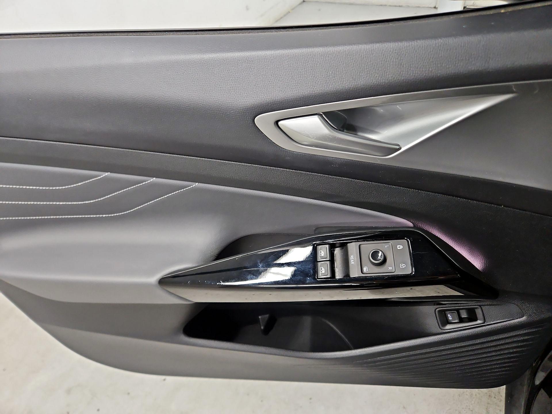 Thumbnail: 2023 Volkswagen ID.4 - 12
