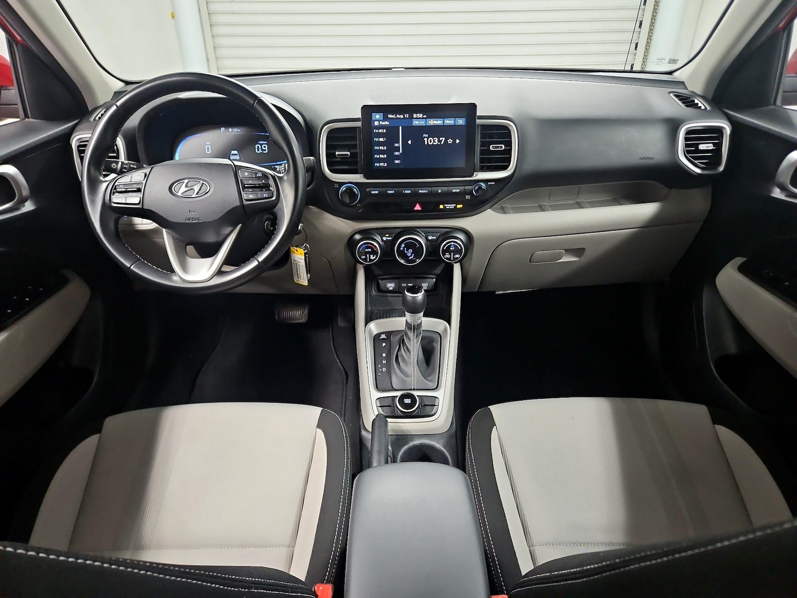 2023 Hyundai Venue SEL - Photo 10