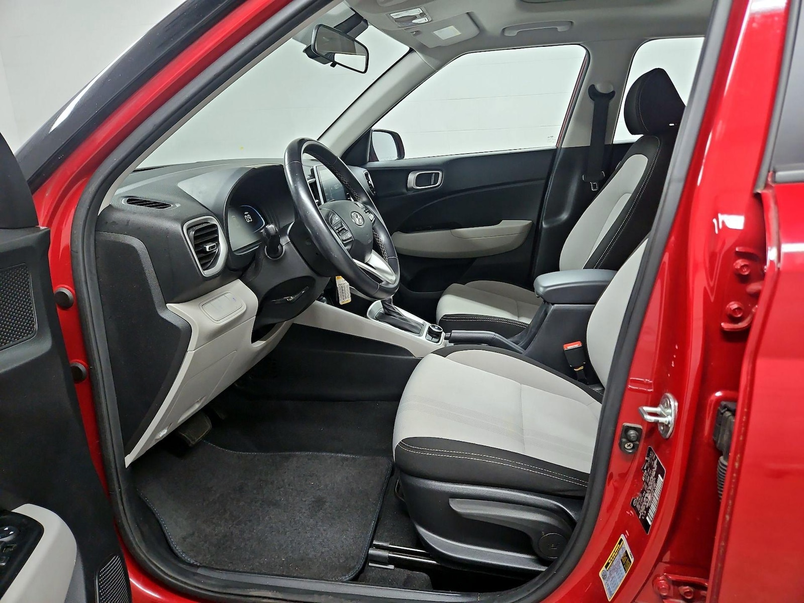 2023 Hyundai Venue SEL - Photo 12