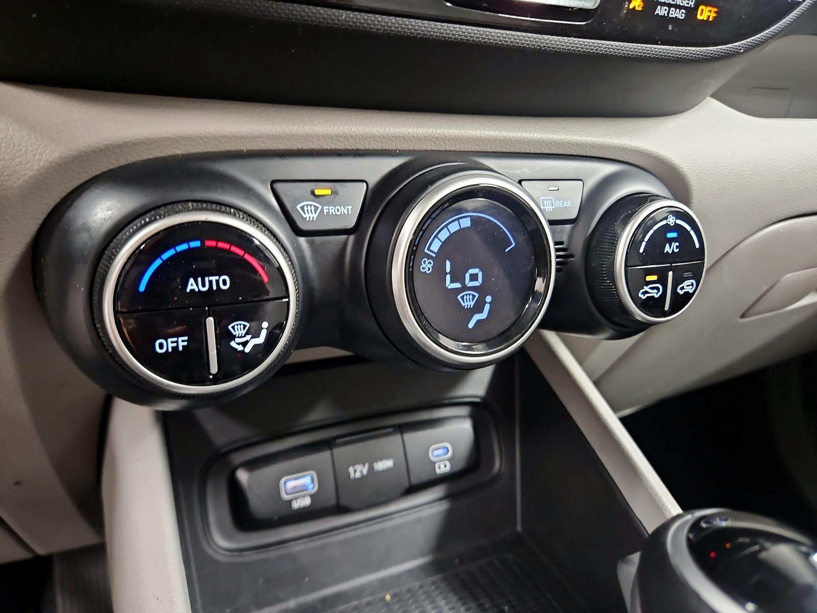 2023 Hyundai Venue SEL - Photo 17