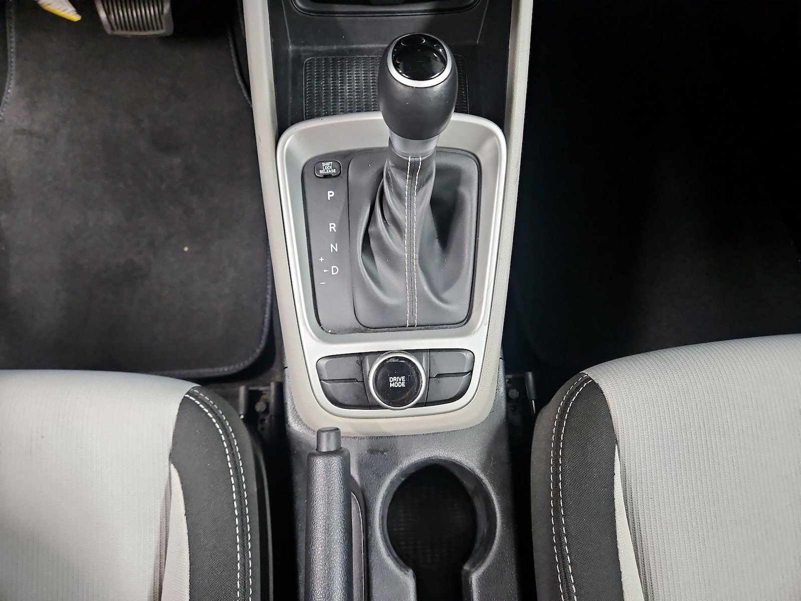 2023 Hyundai Venue SEL - Photo 18