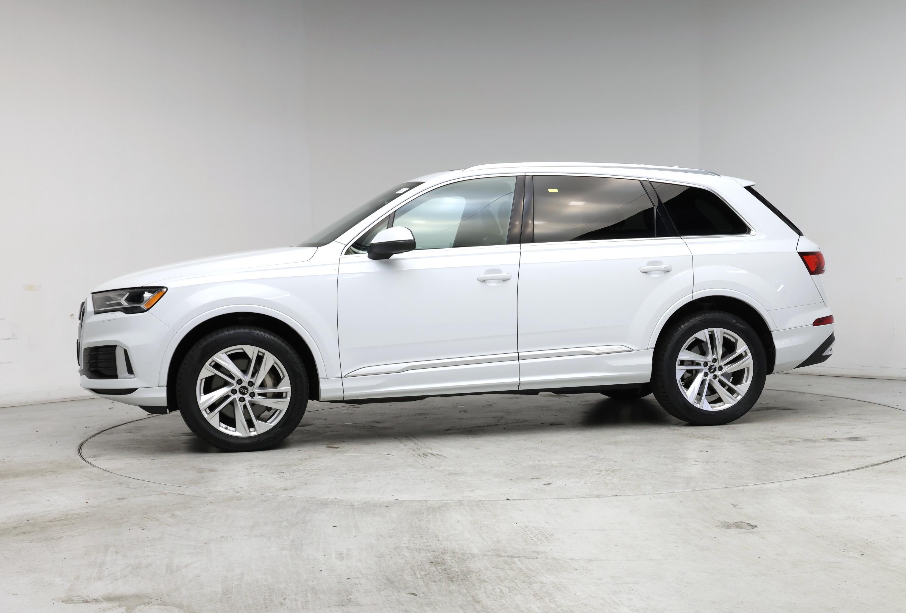 Thumbnail: 2023 Audi Q7 - 3