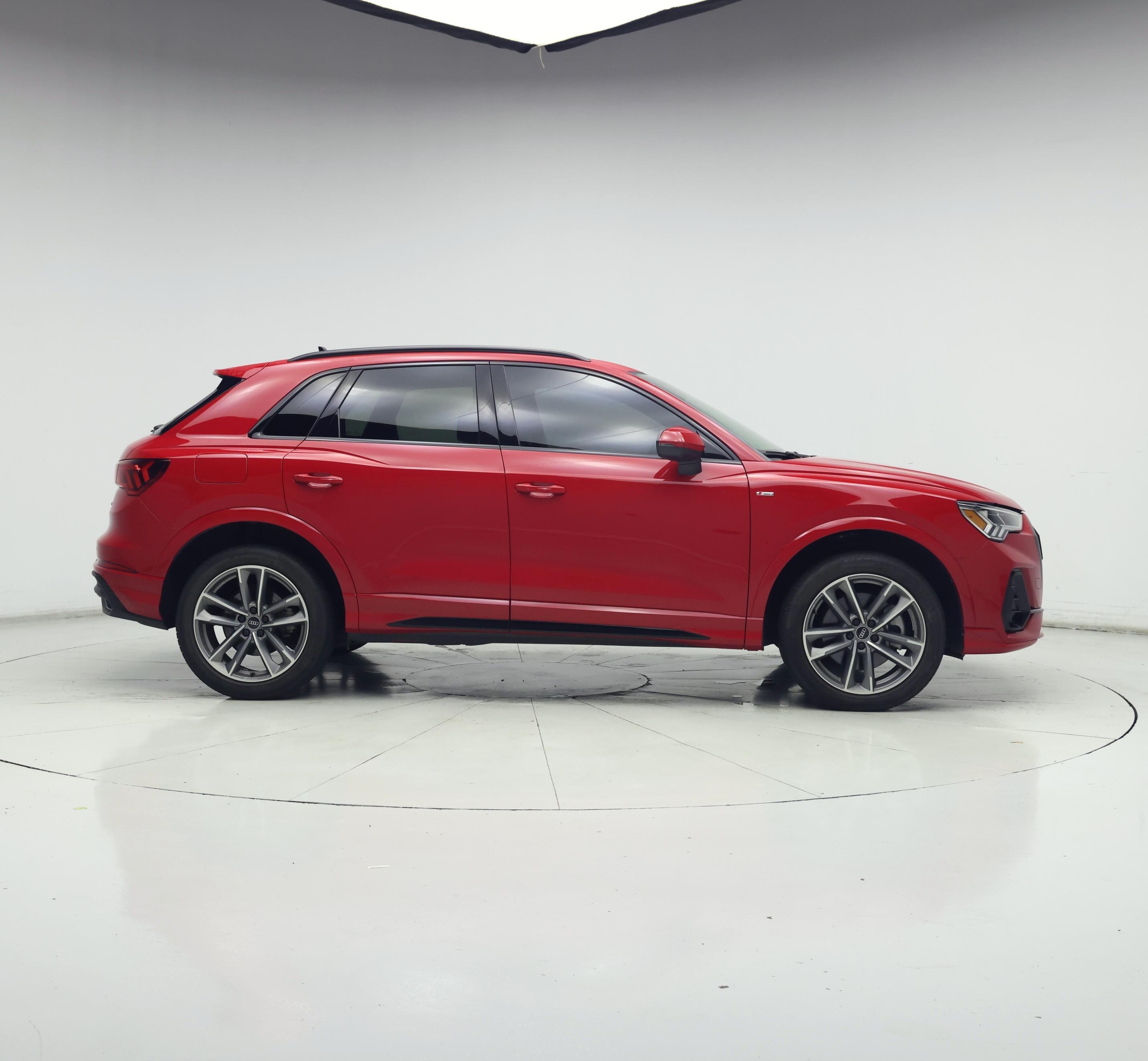 Thumbnail: 2023 Audi Q3 - 7