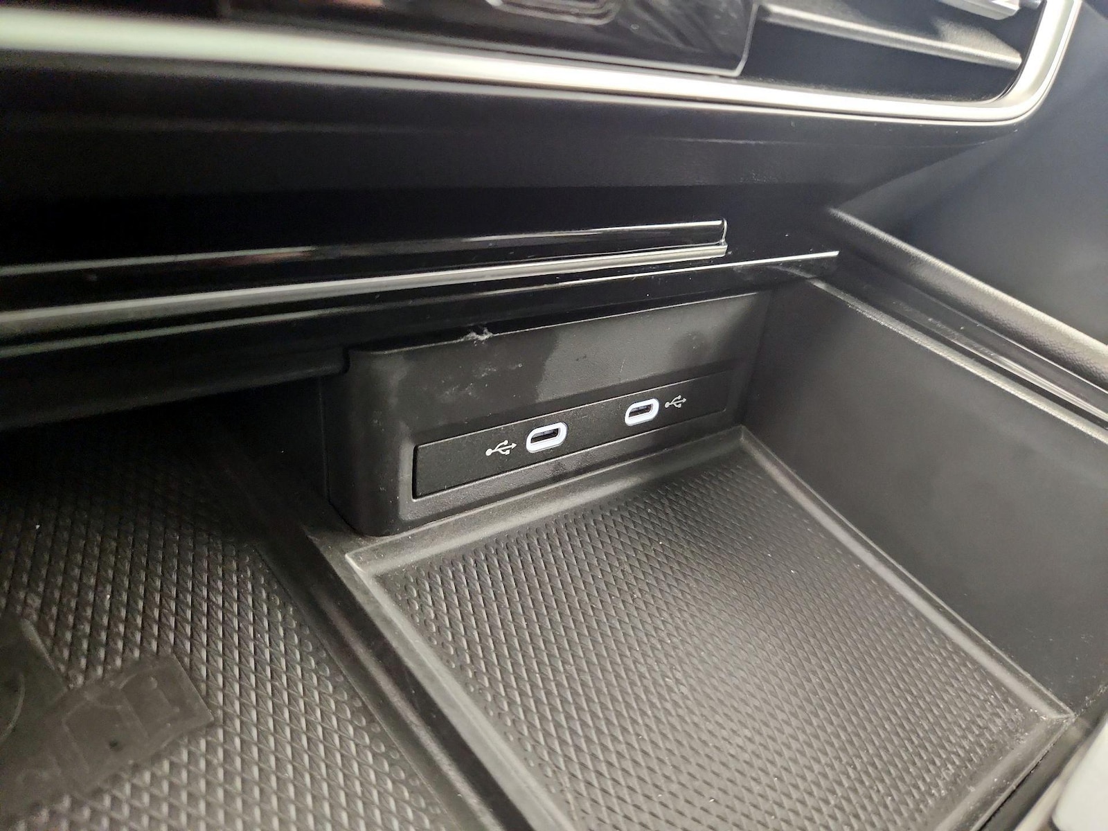 2024 Volkswagen Atlas SE w/Tech - Photo 16