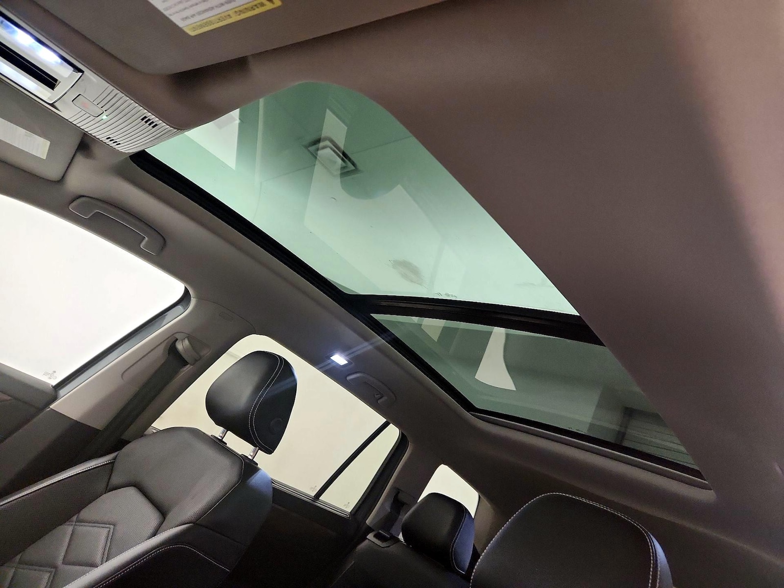 2024 Volkswagen Atlas SE w/Tech - Photo 17