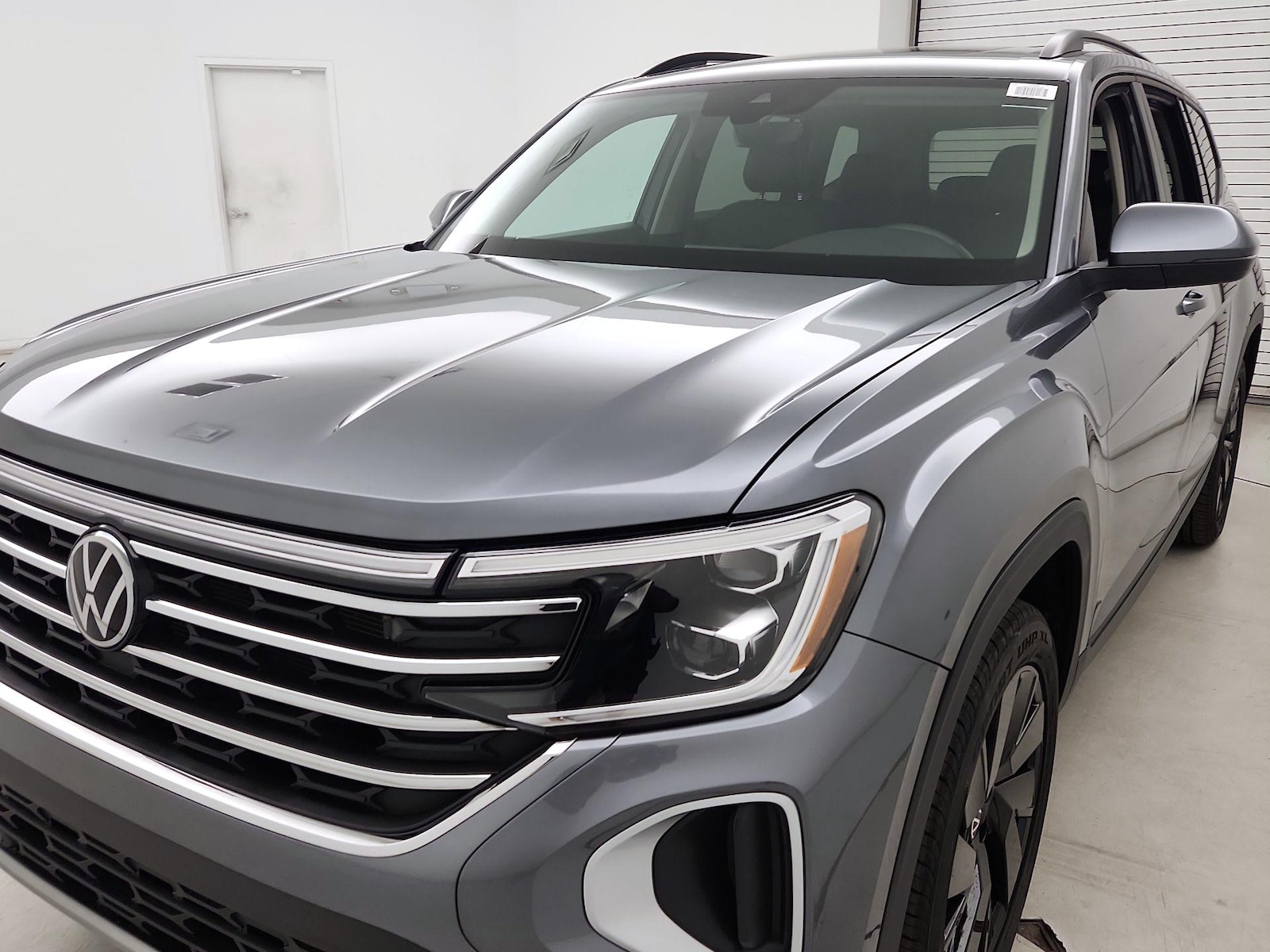 2024 Volkswagen Atlas SE w/Tech - Photo 3