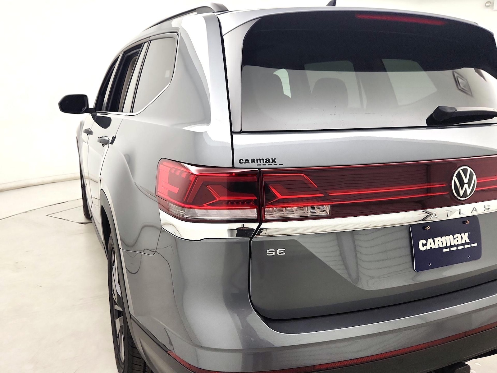 2024 Volkswagen Atlas SE w/Tech - Photo 7