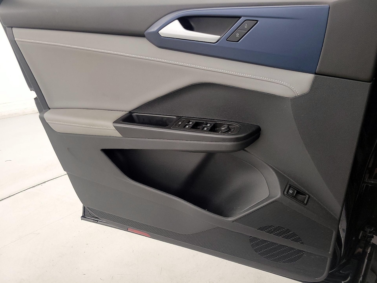 2024 Volkswagen Taos SE - Photo 13