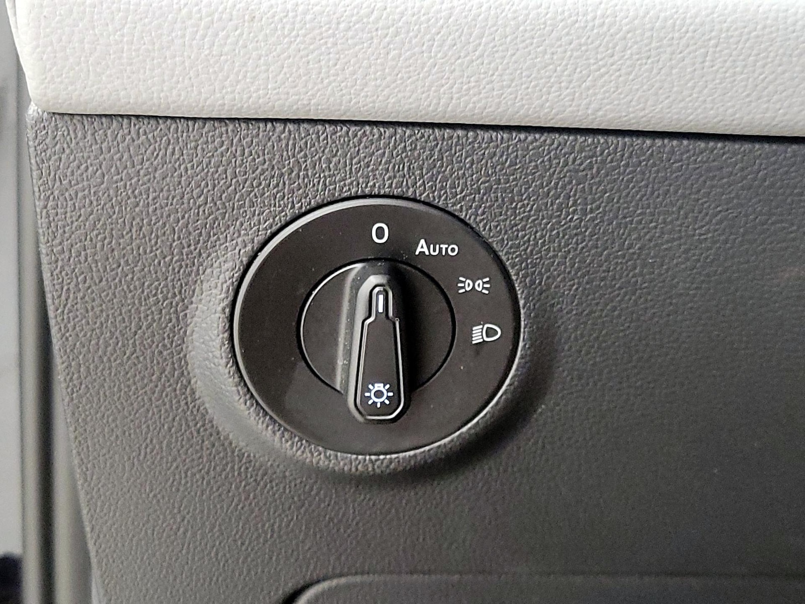 2024 Volkswagen Taos SE - Photo 14