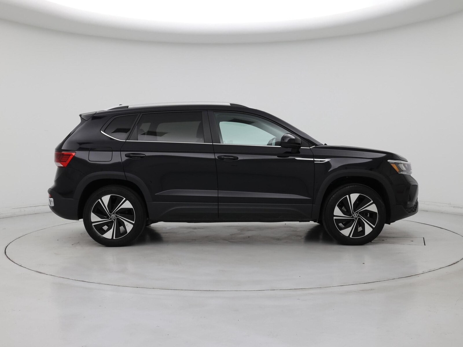 2024 Volkswagen Taos SE - Photo 8