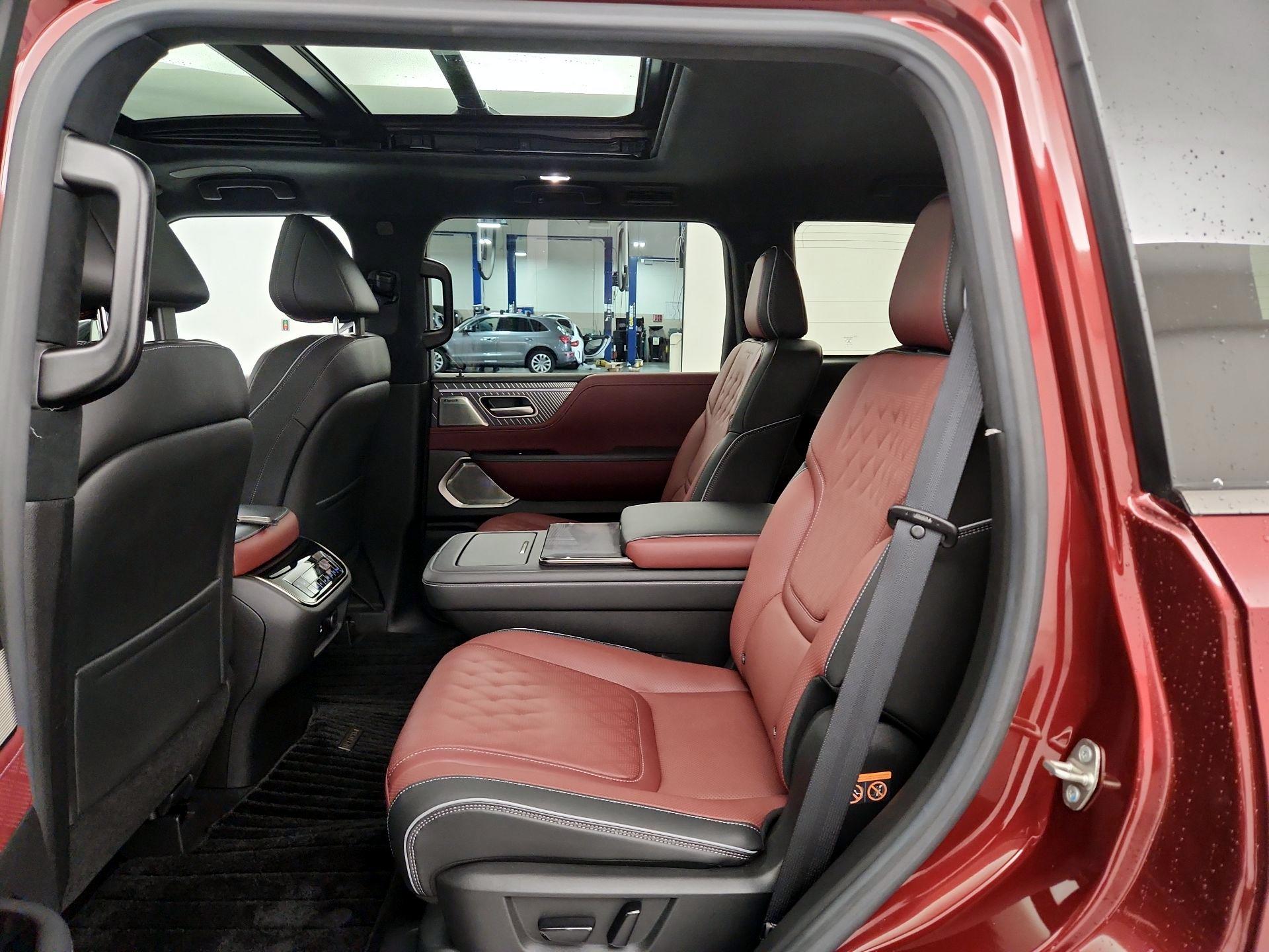 Thumbnail: 2025 INFINITI QX80 - 20