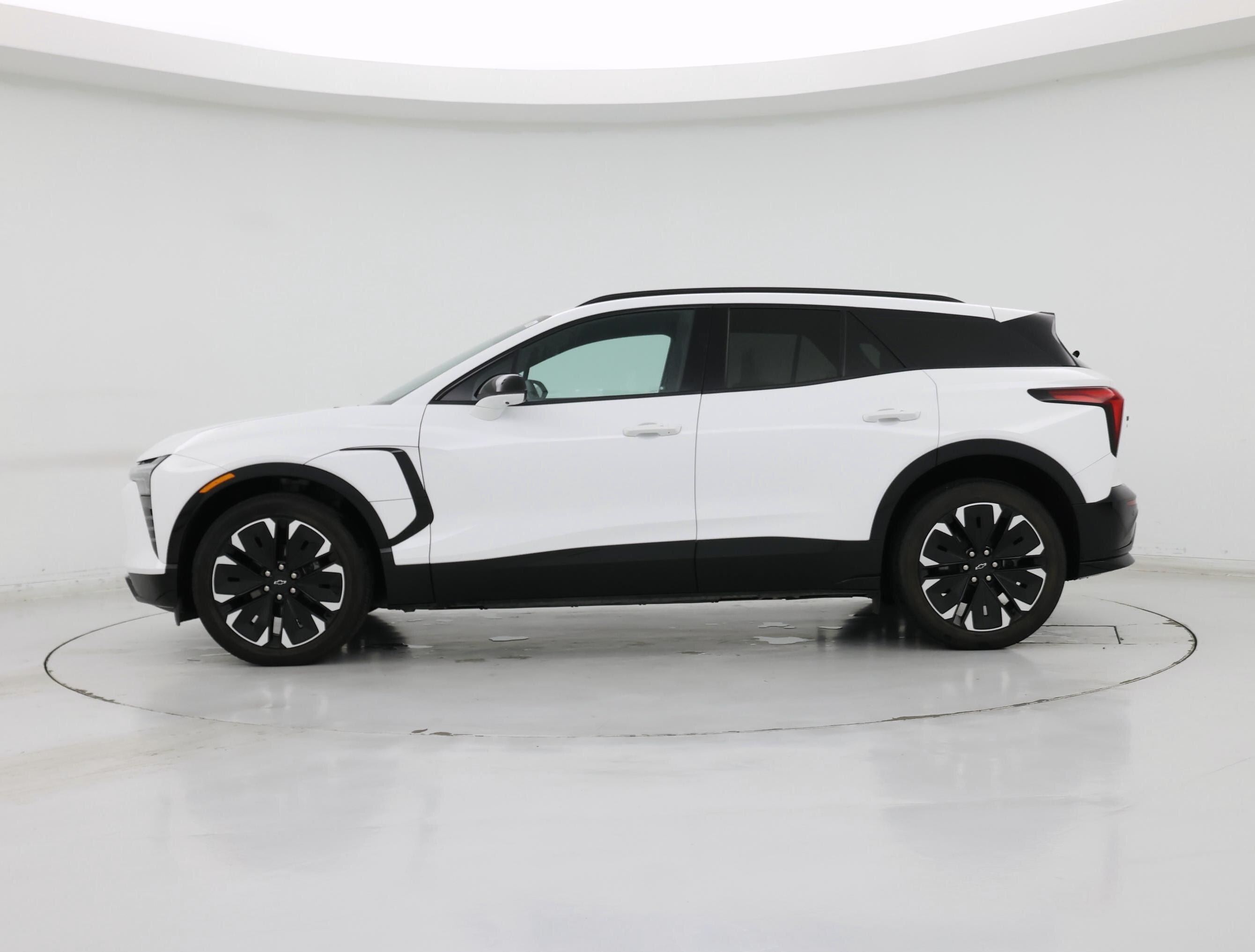 Thumbnail: 2024 Chevrolet Blazer EV - 3