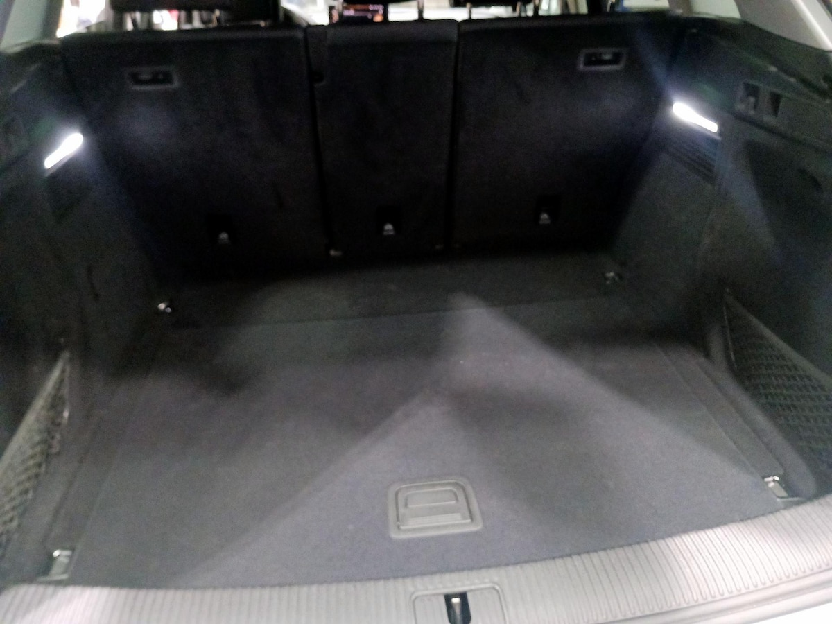 Trunk/Cargo (Seats Up)