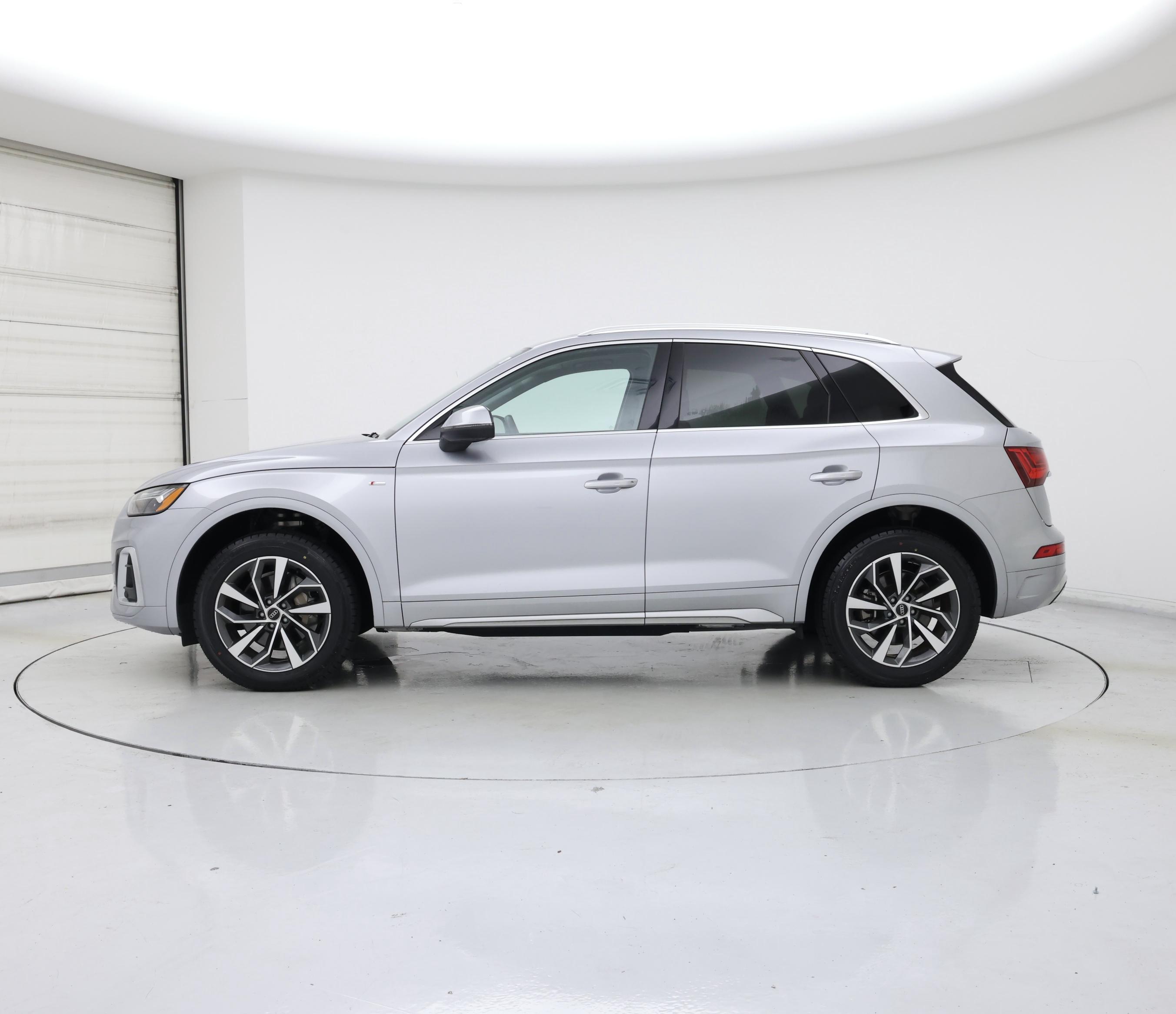 Thumbnail: 2023 Audi Q5 - 3
