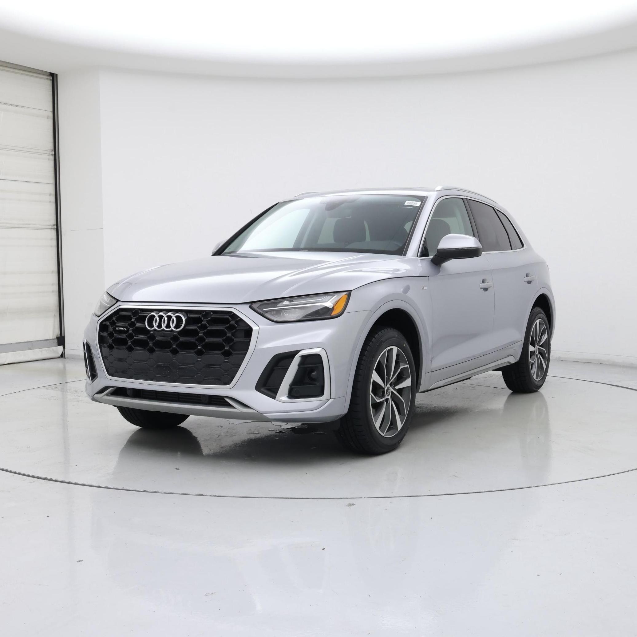 Thumbnail: 2023 Audi Q5 - 4