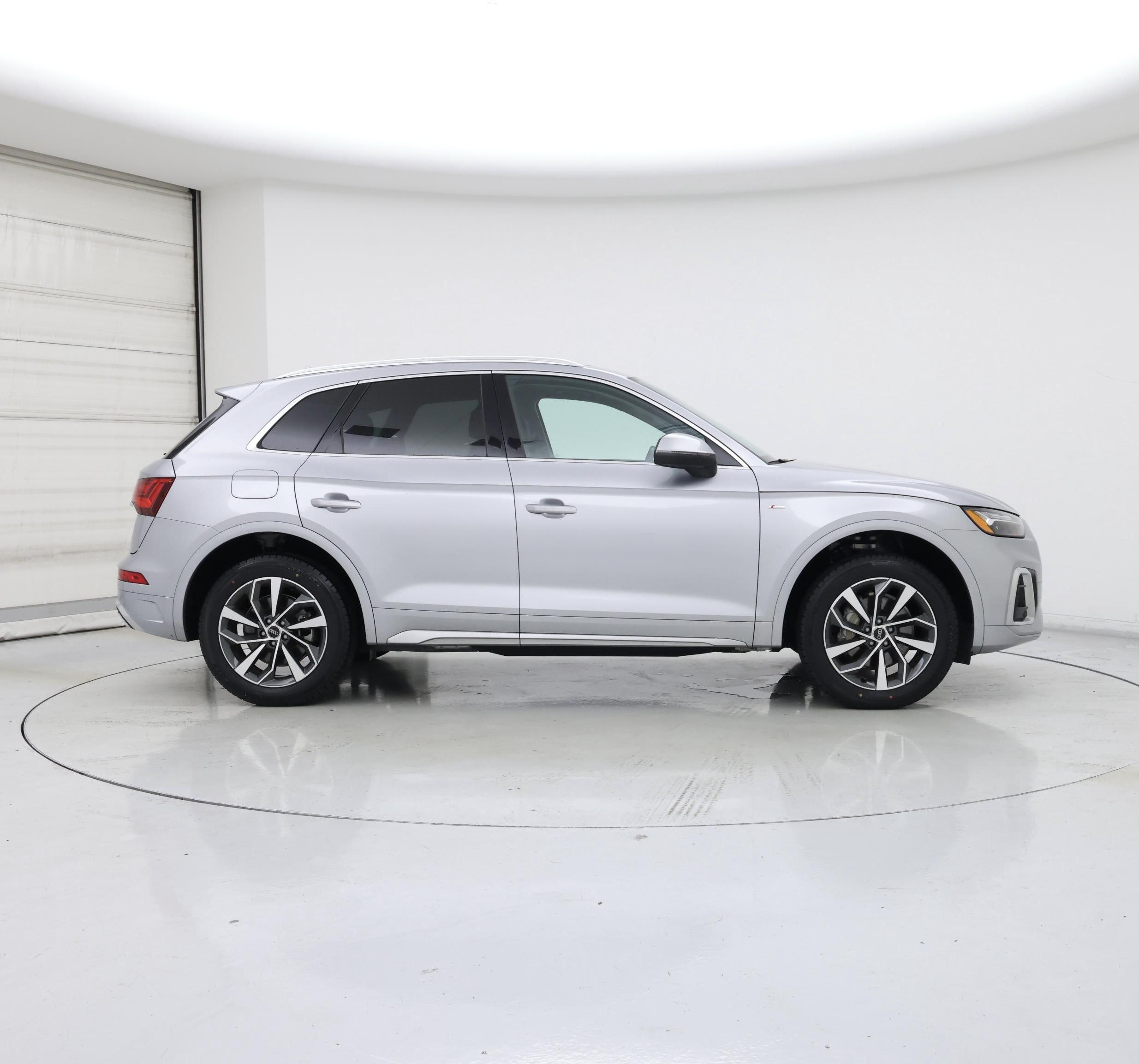 Thumbnail: 2023 Audi Q5 - 7