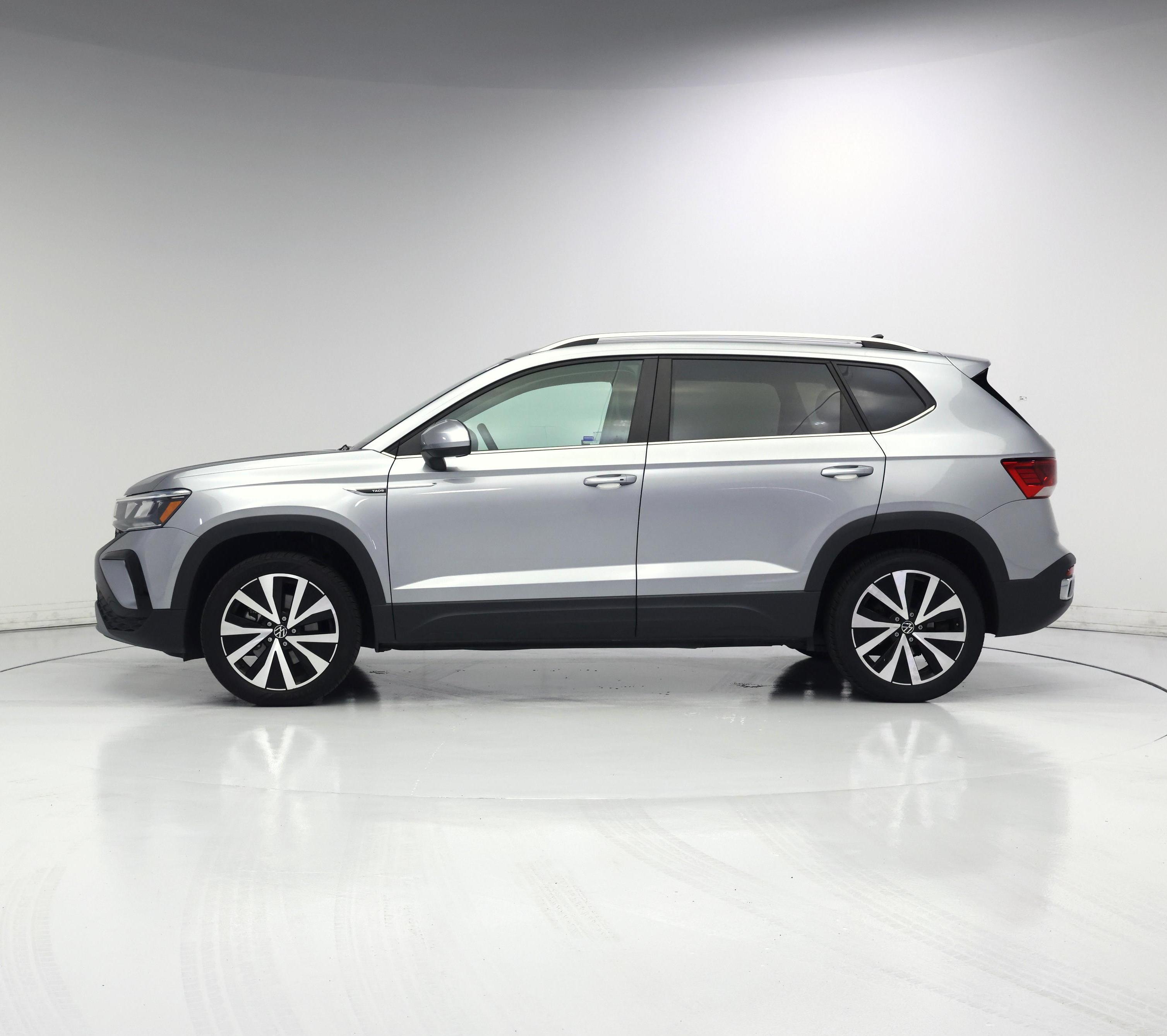 Thumbnail: 2023 Volkswagen Taos - 3