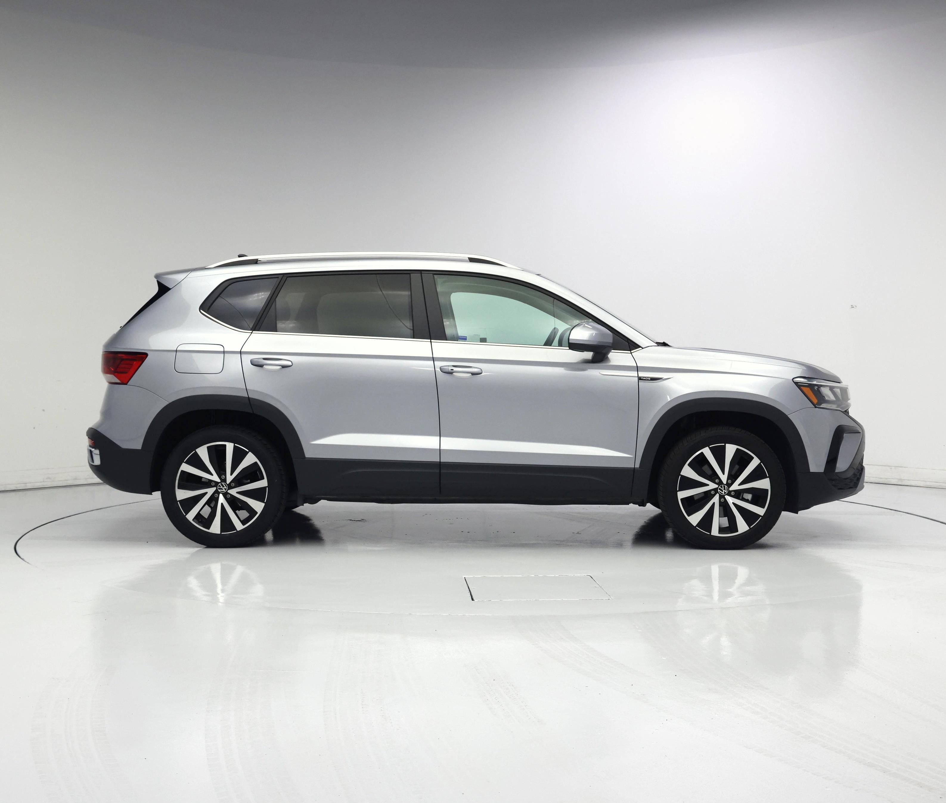 Thumbnail: 2023 Volkswagen Taos - 7